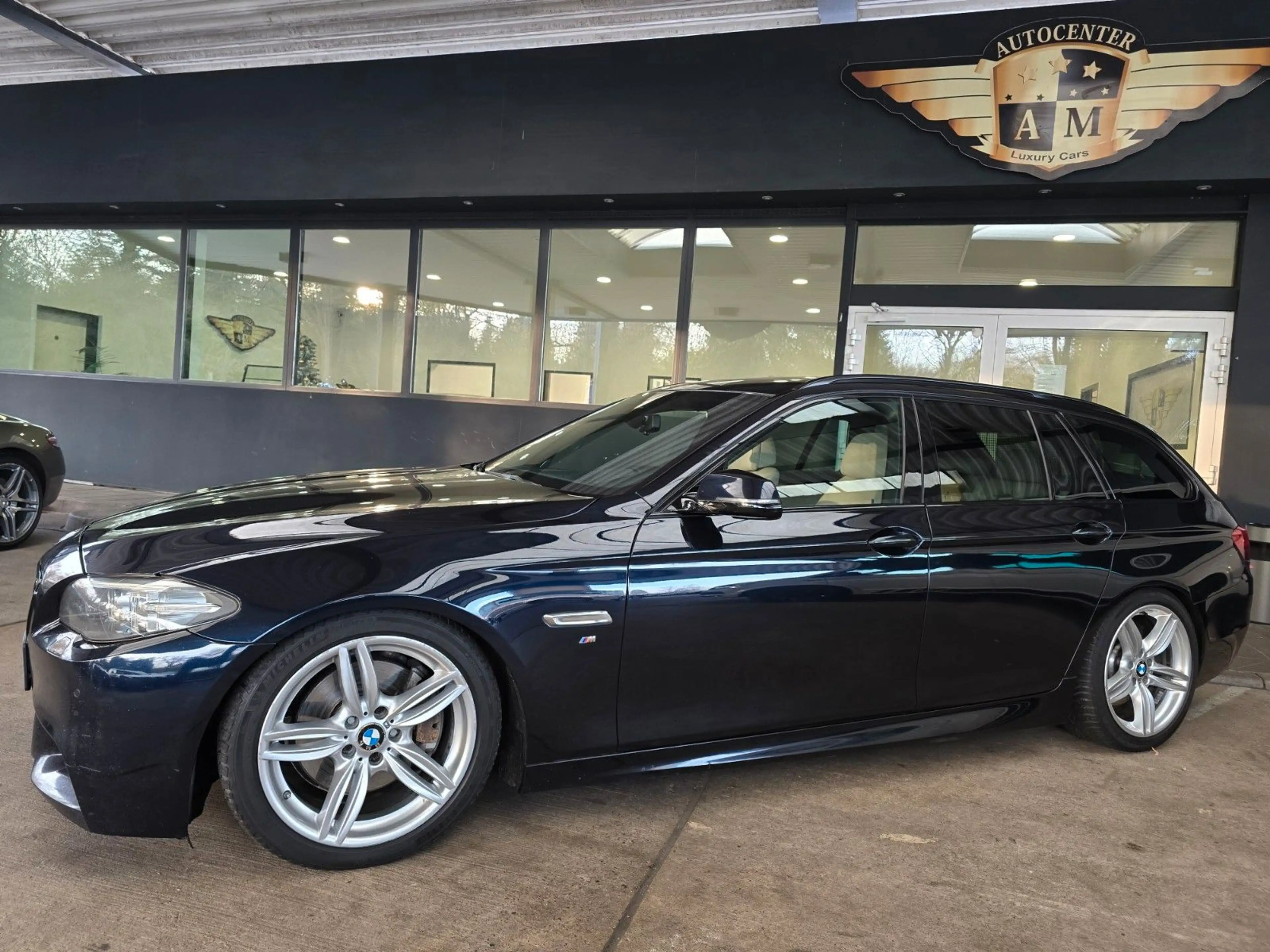 BMW 535 d xDrive Touring M-Sportpaket PANO/B&O/VOLL — photo 3