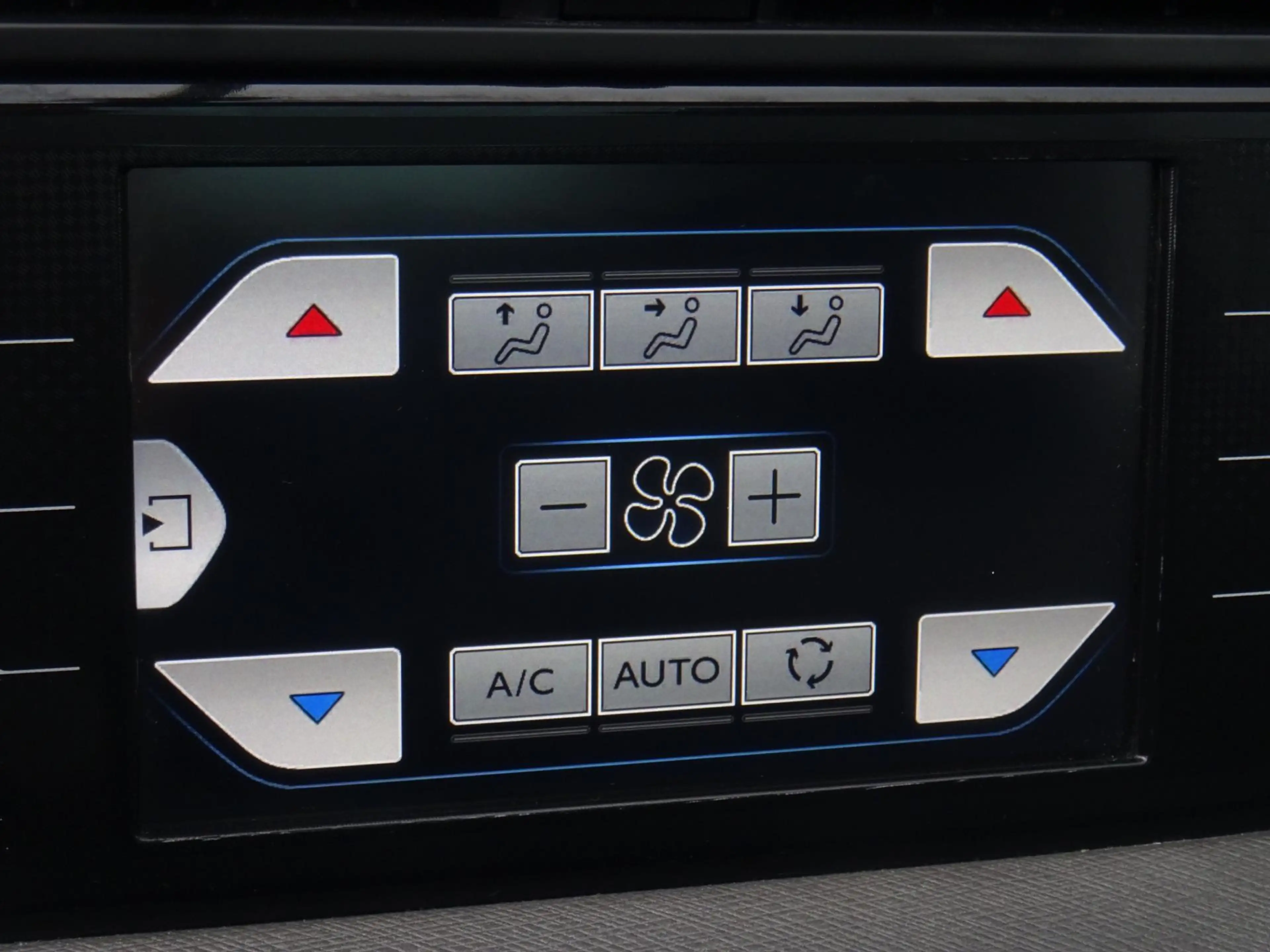 Citroen Grand C4 Picasso 1.2 PureTech NAP/PANO/NAVI/MASSAGE — photo 9