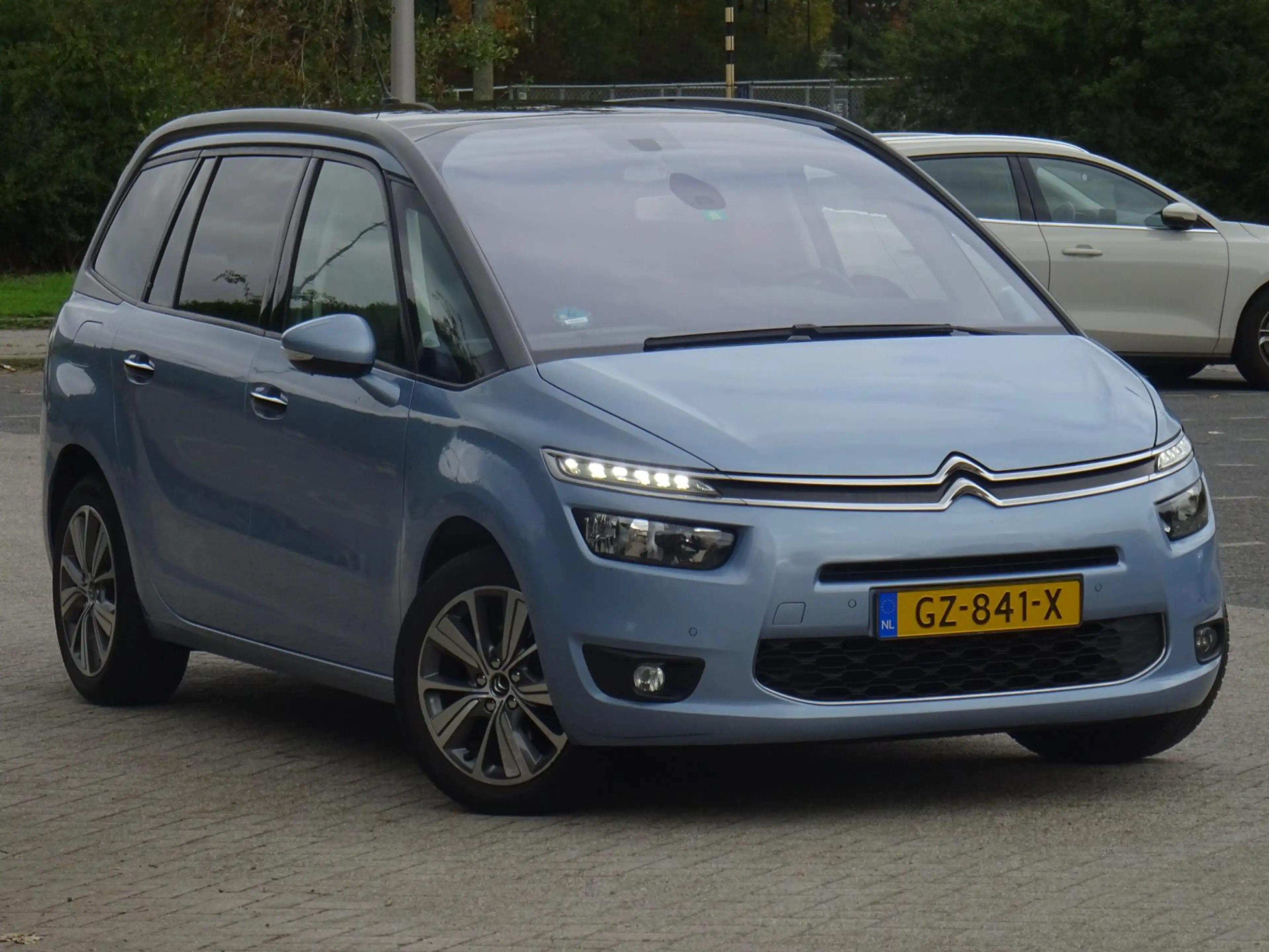 Citroen Grand C4 Picasso 1.2 PureTech NAP/PANO/NAVI/MASSAGE — photo 4