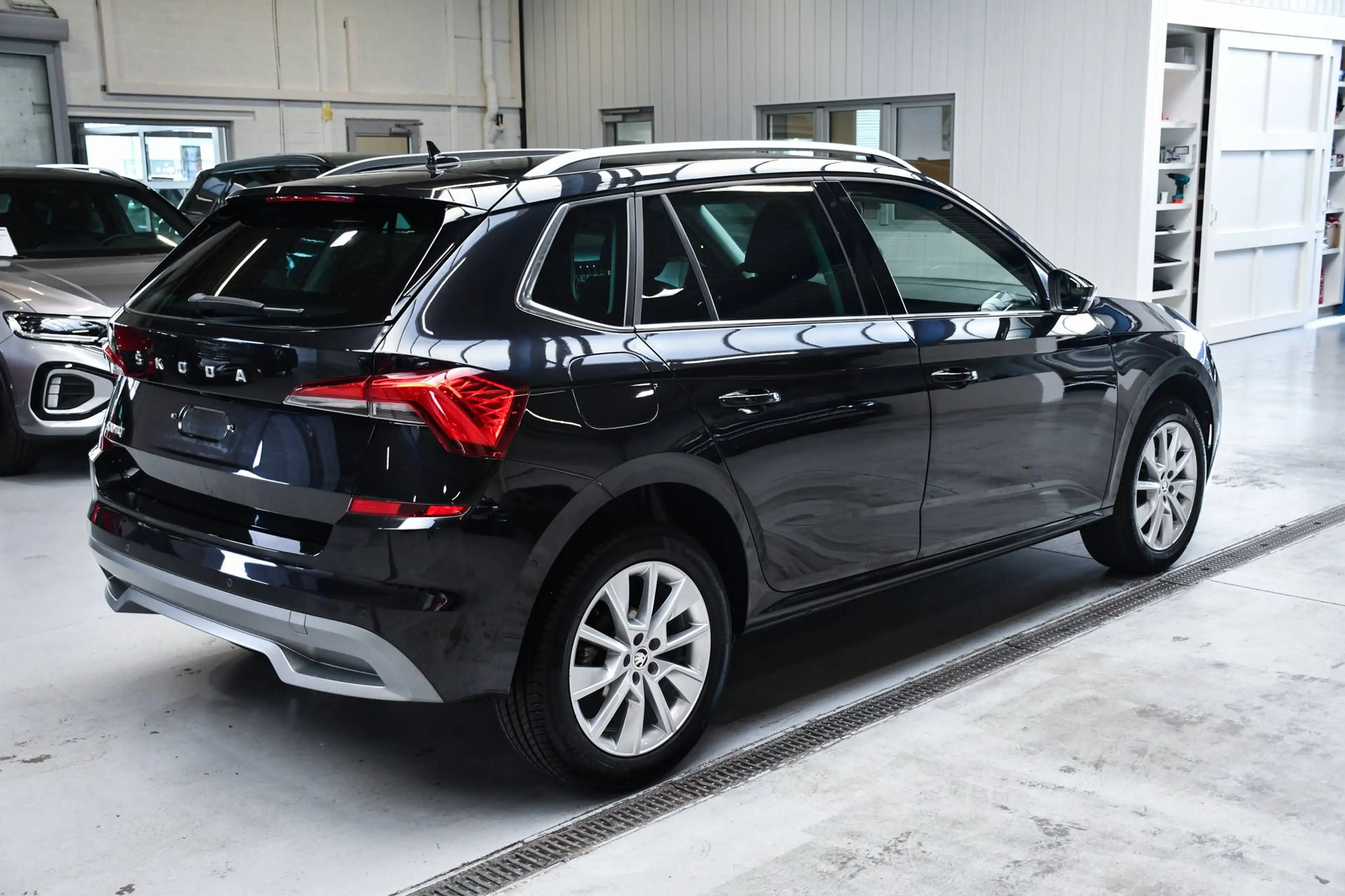 Skoda Kamiq Kamiq 1.0 TSI Clever DSG - NAVIGATIE / CAMERA / SMARTLINK / BLIS / PDC — photo 3