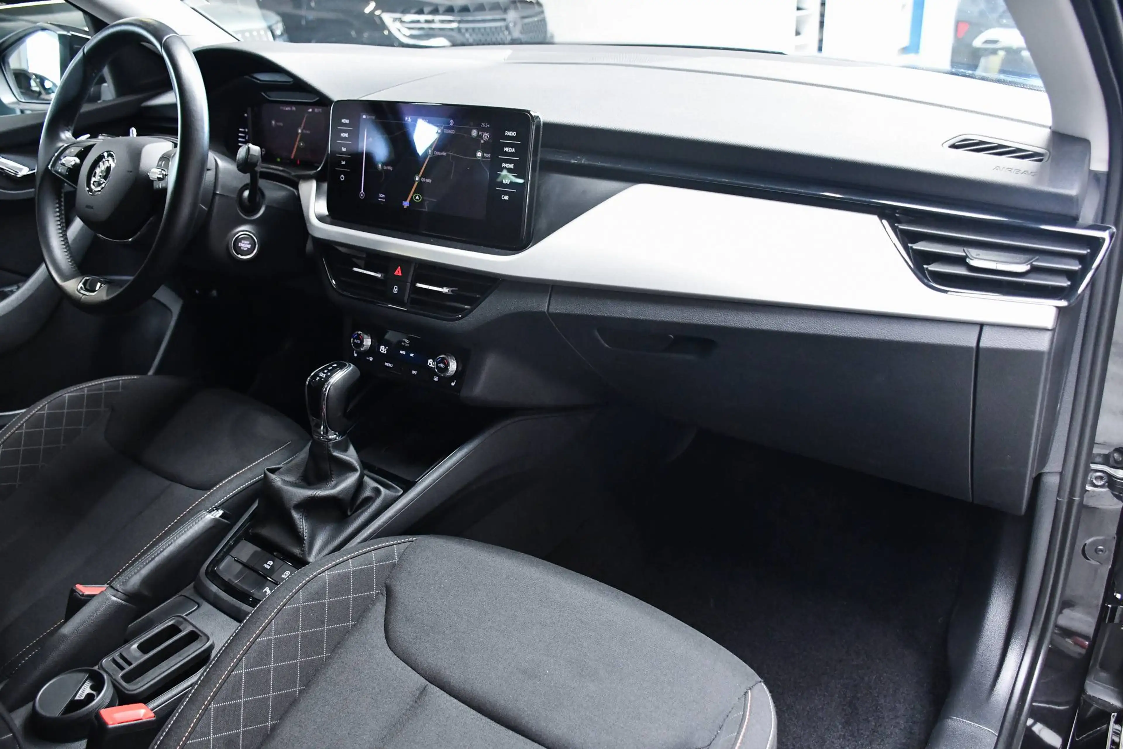 Skoda Kamiq Kamiq 1.0 TSI Clever DSG - NAVIGATIE / CAMERA / SMARTLINK / BLIS / PDC — photo 7