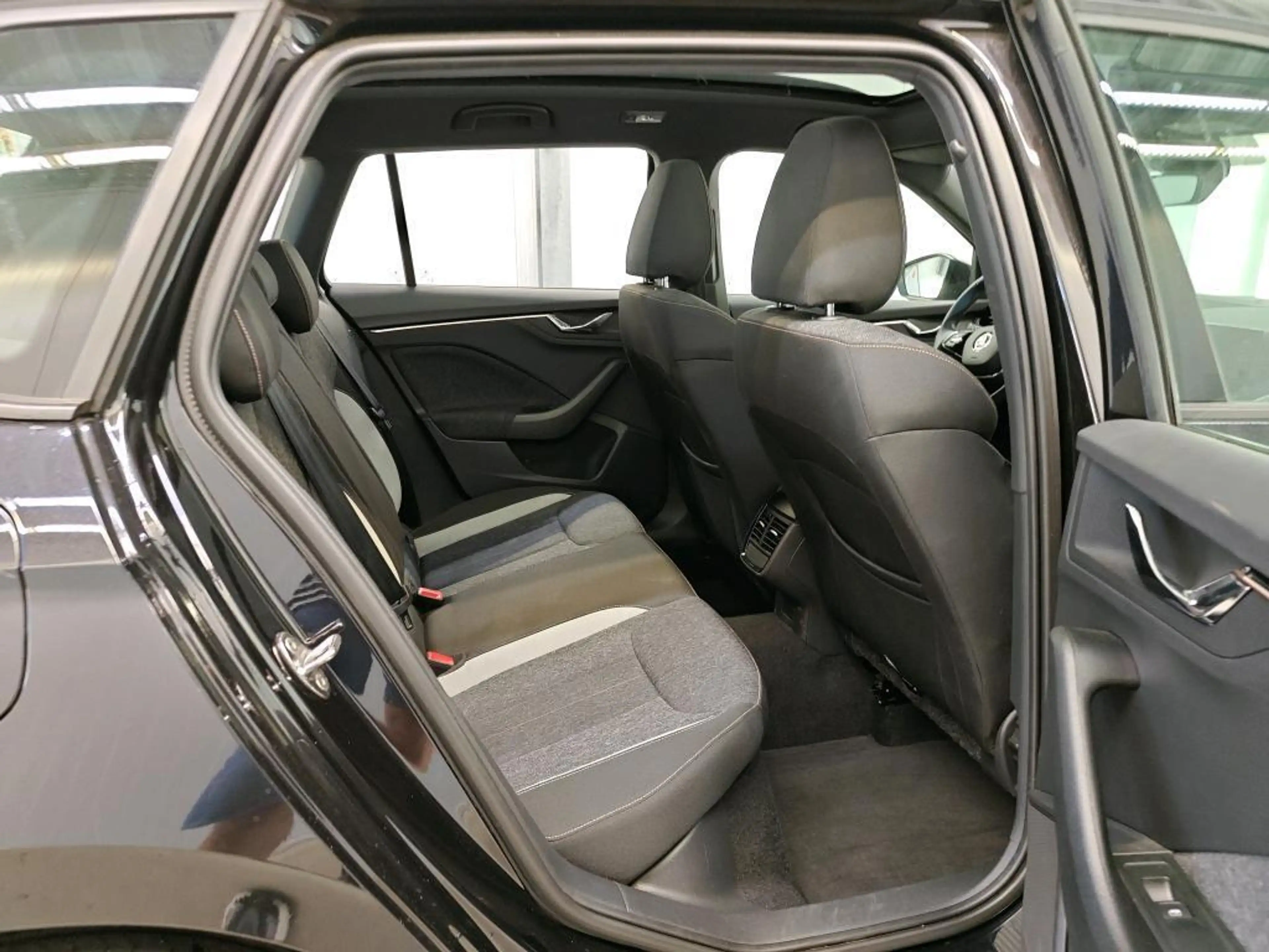 Skoda Kamiq 1.0 TSI Business Edition|Pano|Stoelverwarming|Carp — photo 14