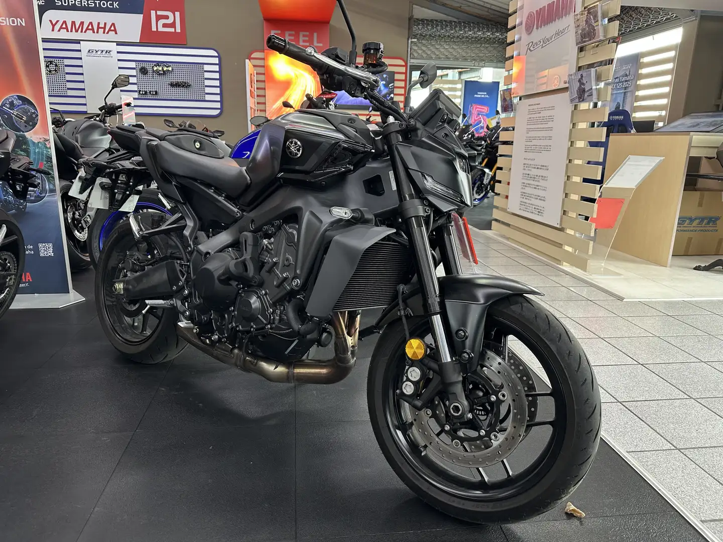 Yamaha MT-09 Zwart - 1