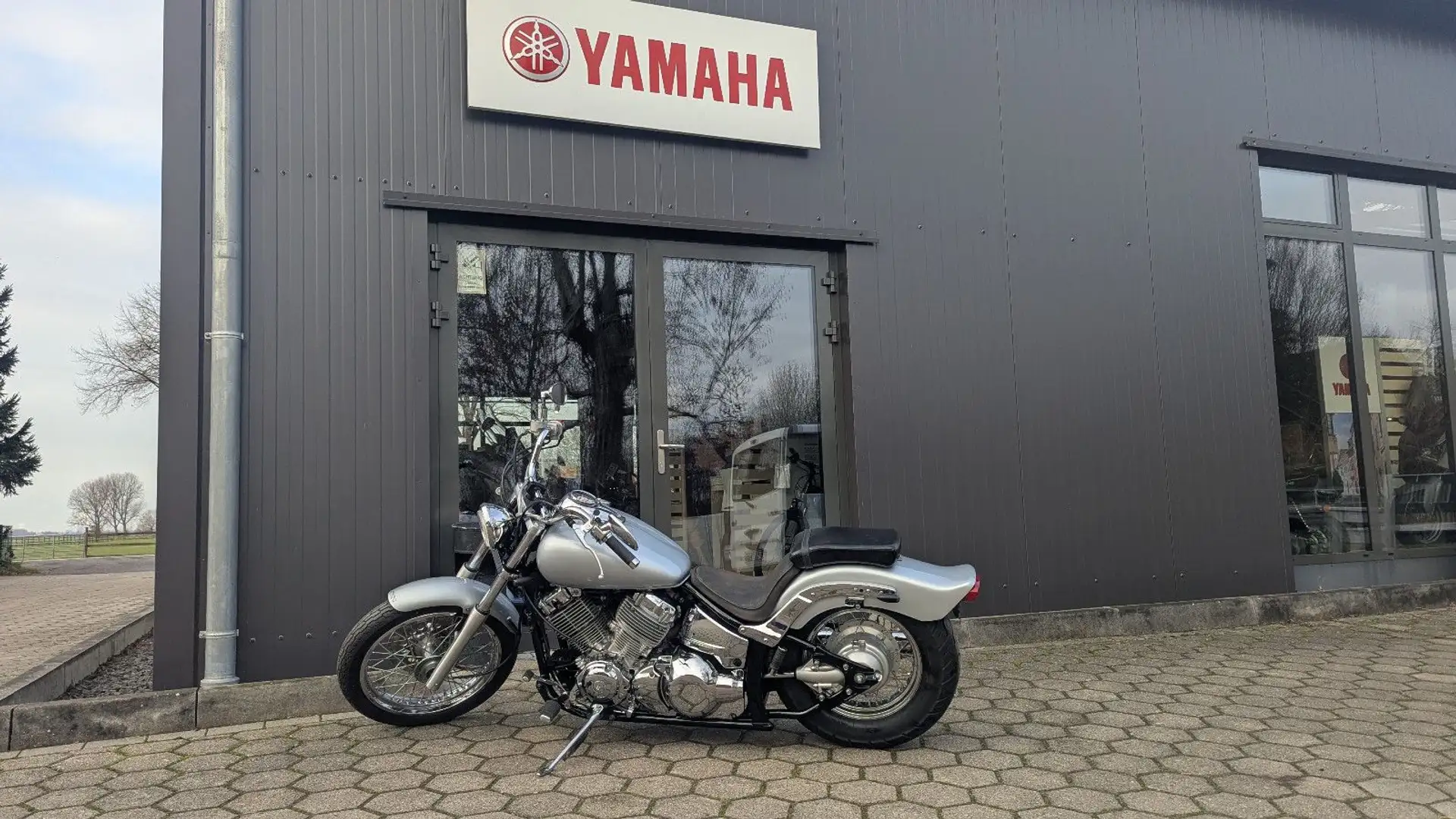 Yamaha XVS 650 Plateado - 1