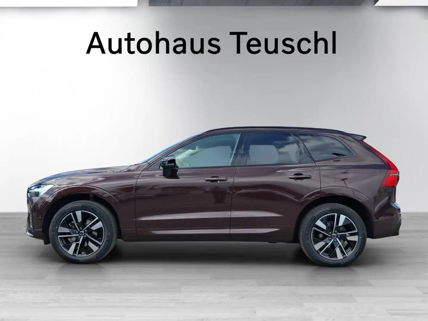 Volvo XC60 Plus, B5 AWD Mild Hybrid, Benzin, Dark Rot - 2