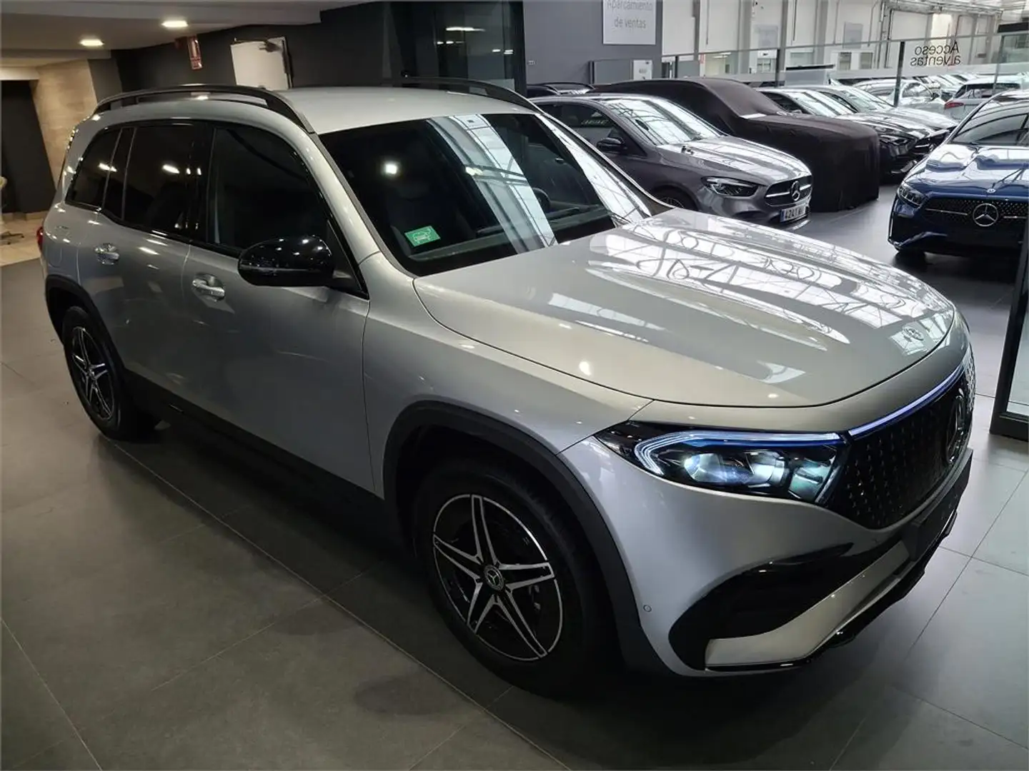 Mercedes-Benz EQB 250 250+ - 2