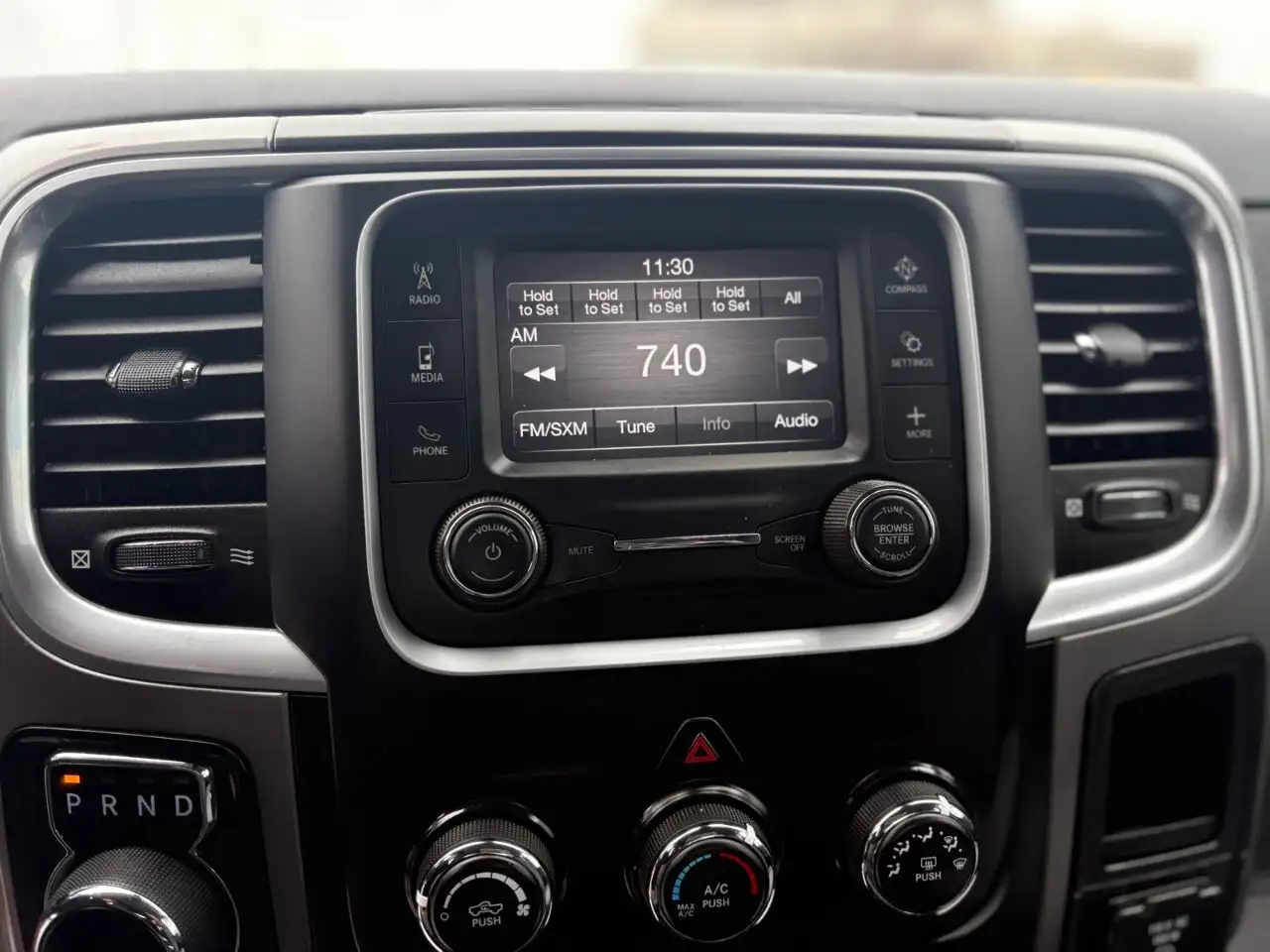 RAM 1500 снимка RAM 1500
