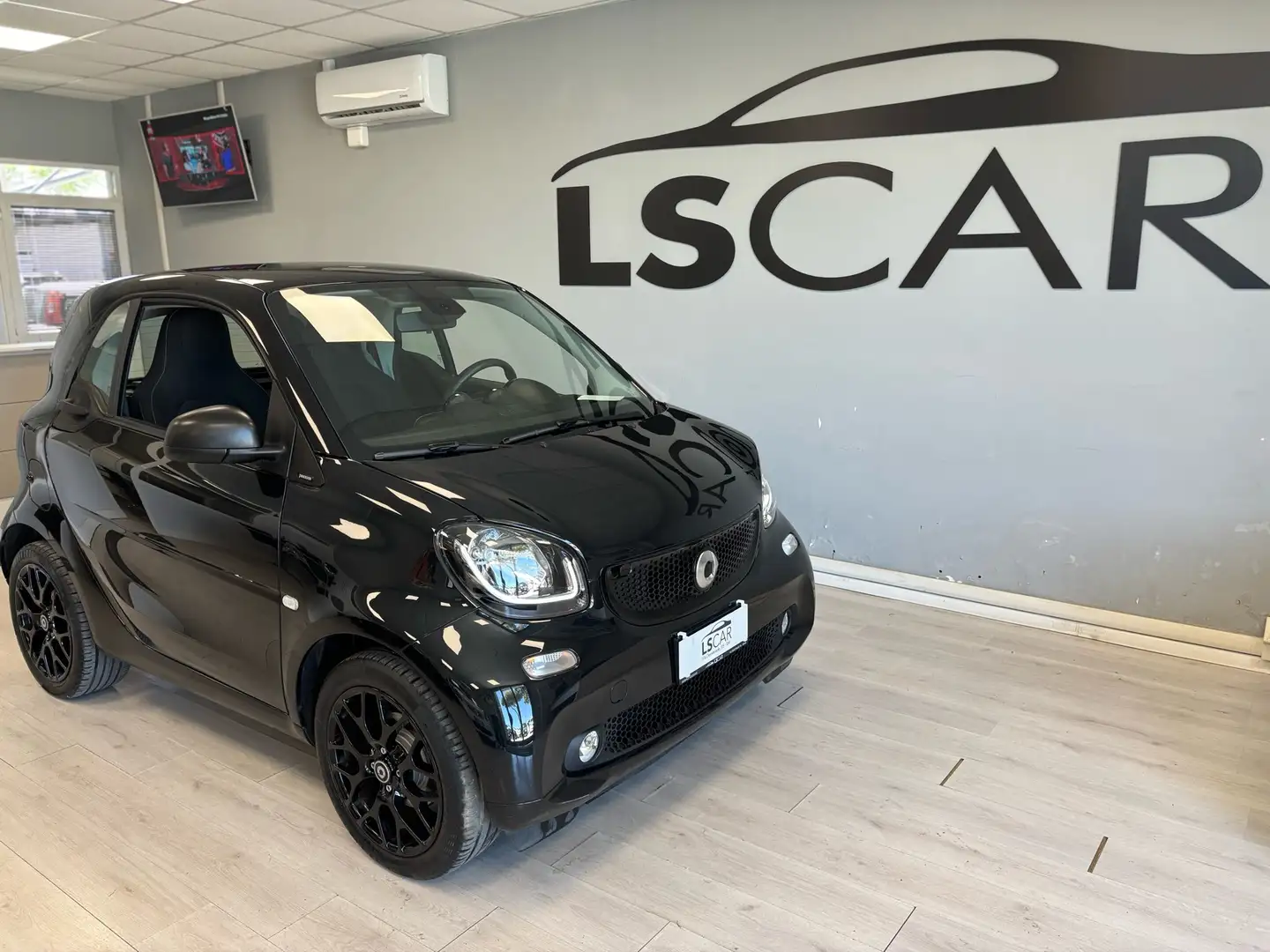 smart forTwo 1.0 Passion 71cv~UNIPRO~PROMOFINANZIAMENTO Zwart - 1