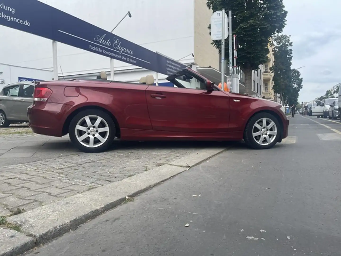 BMW 118 118i Cabrio 1.HAND,LEDER, NAVI,TELEFONEFON, PDC, 2 Rot - 2