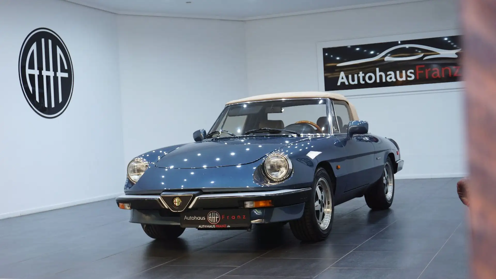 Alfa Romeo Spider *1600* Синій - 1