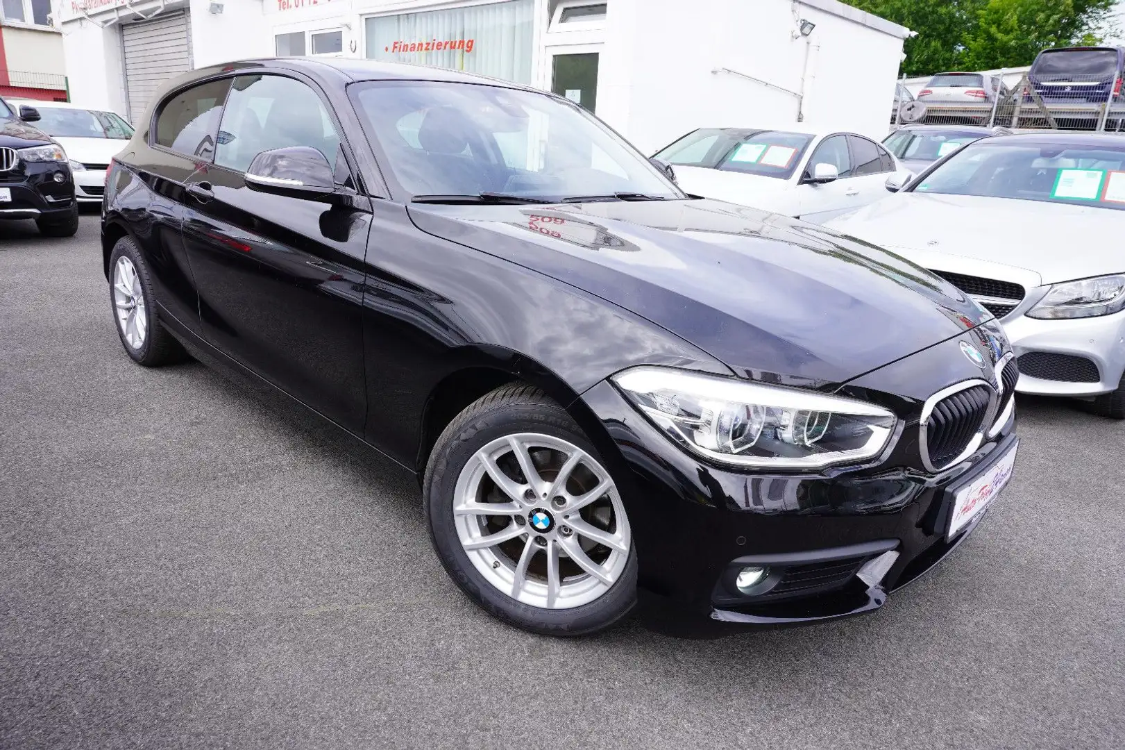 BMW 118 i Advantage *Automatik*LED*Navi*PDC*GARANTIE Schwarz - 1