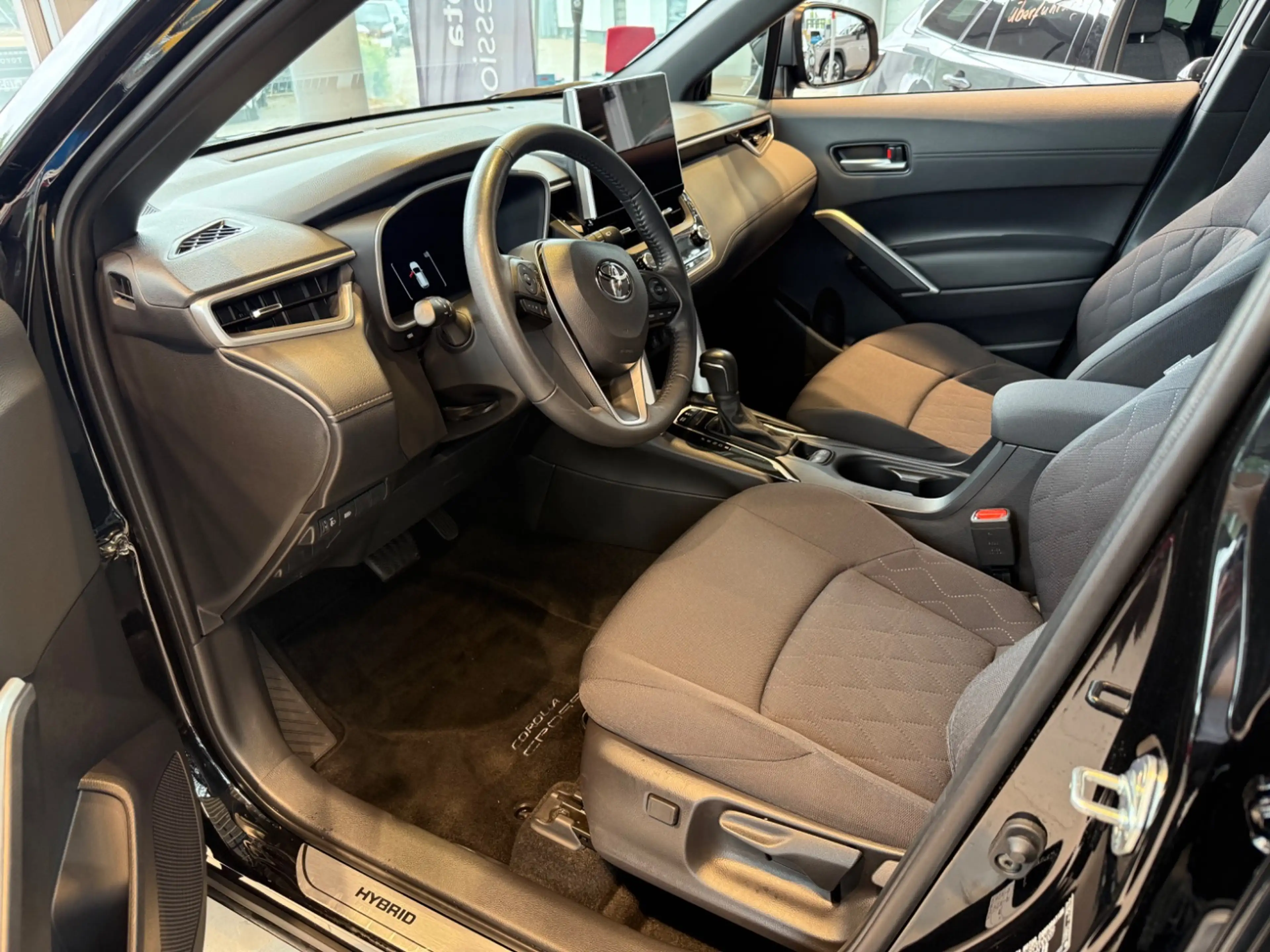 Toyota Corolla Cross 2.0 D FWD Team Deutschland ACC+LED — photo 8