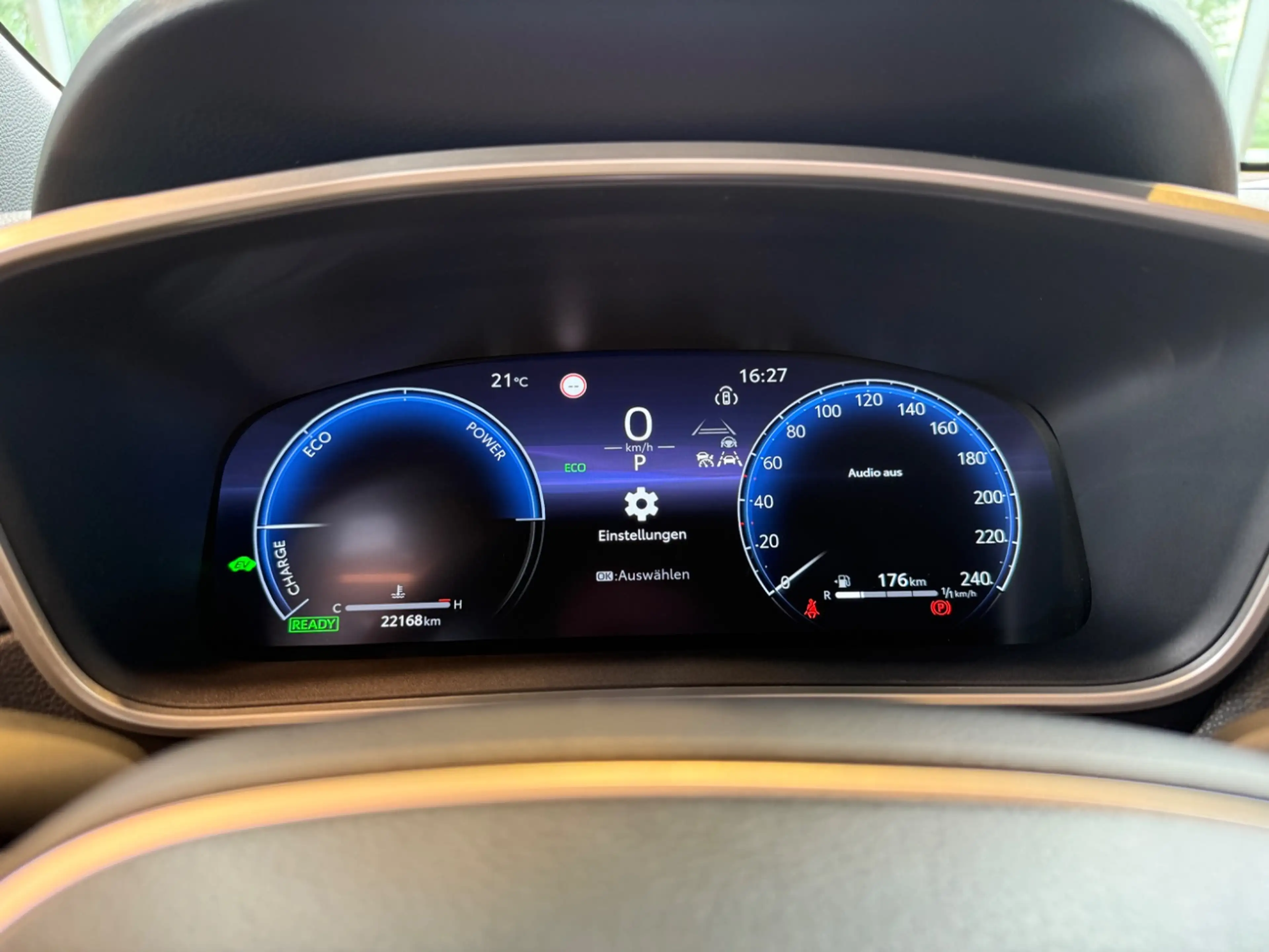 Toyota Corolla Cross 2.0 D FWD Team Deutschland ACC+LED — photo 13