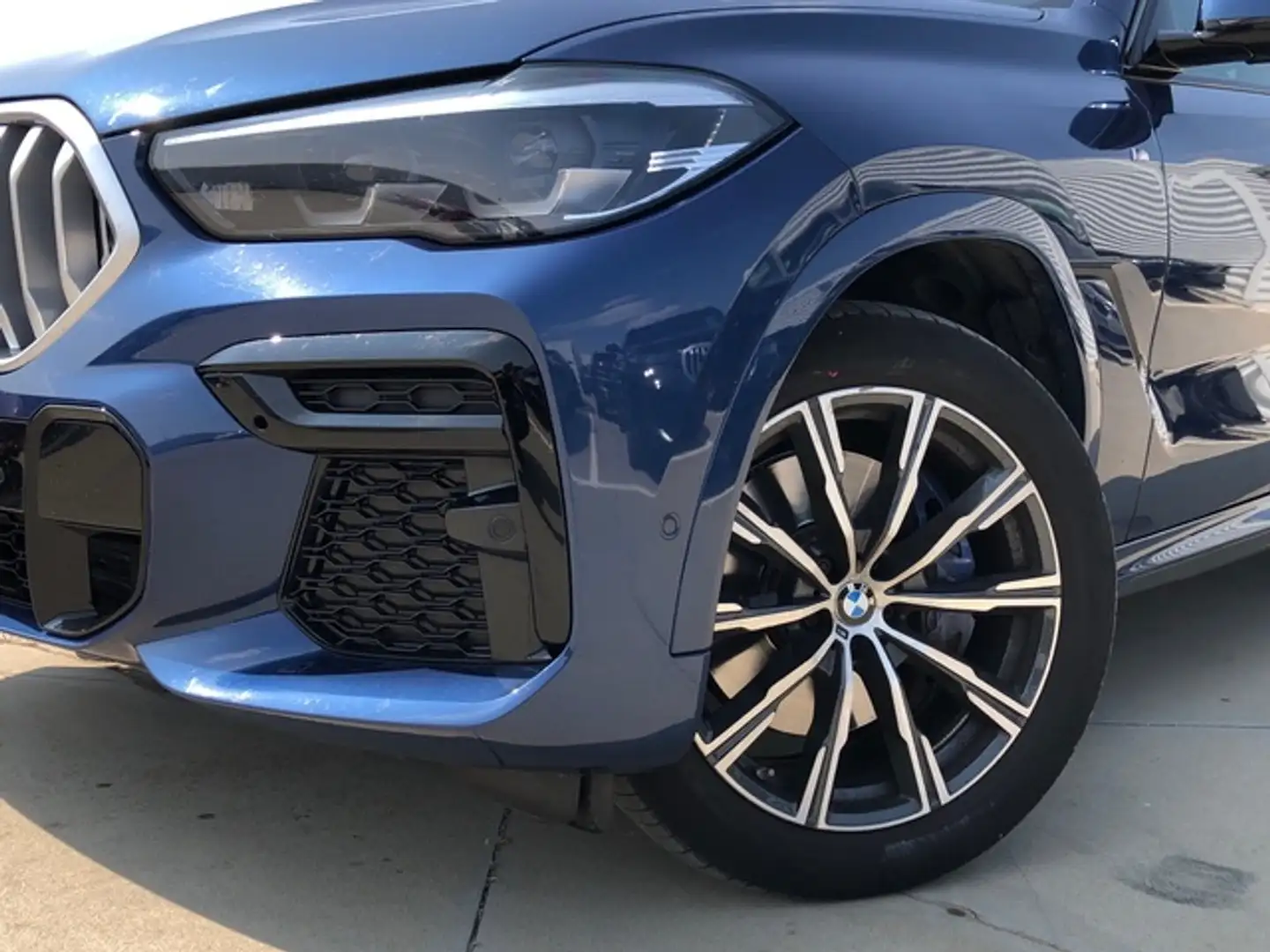 BMW X6 xDrive 30dA Brązowy - 2