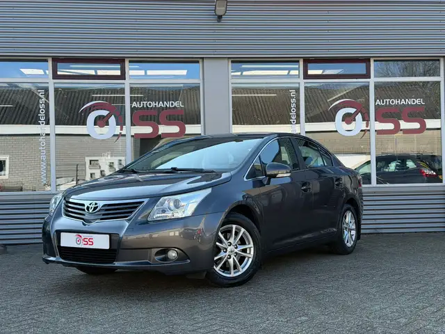 Toyota Avensis 1.8 VVTi Business AUTOMAAT LEER TREKHAAK AIRCO CRU