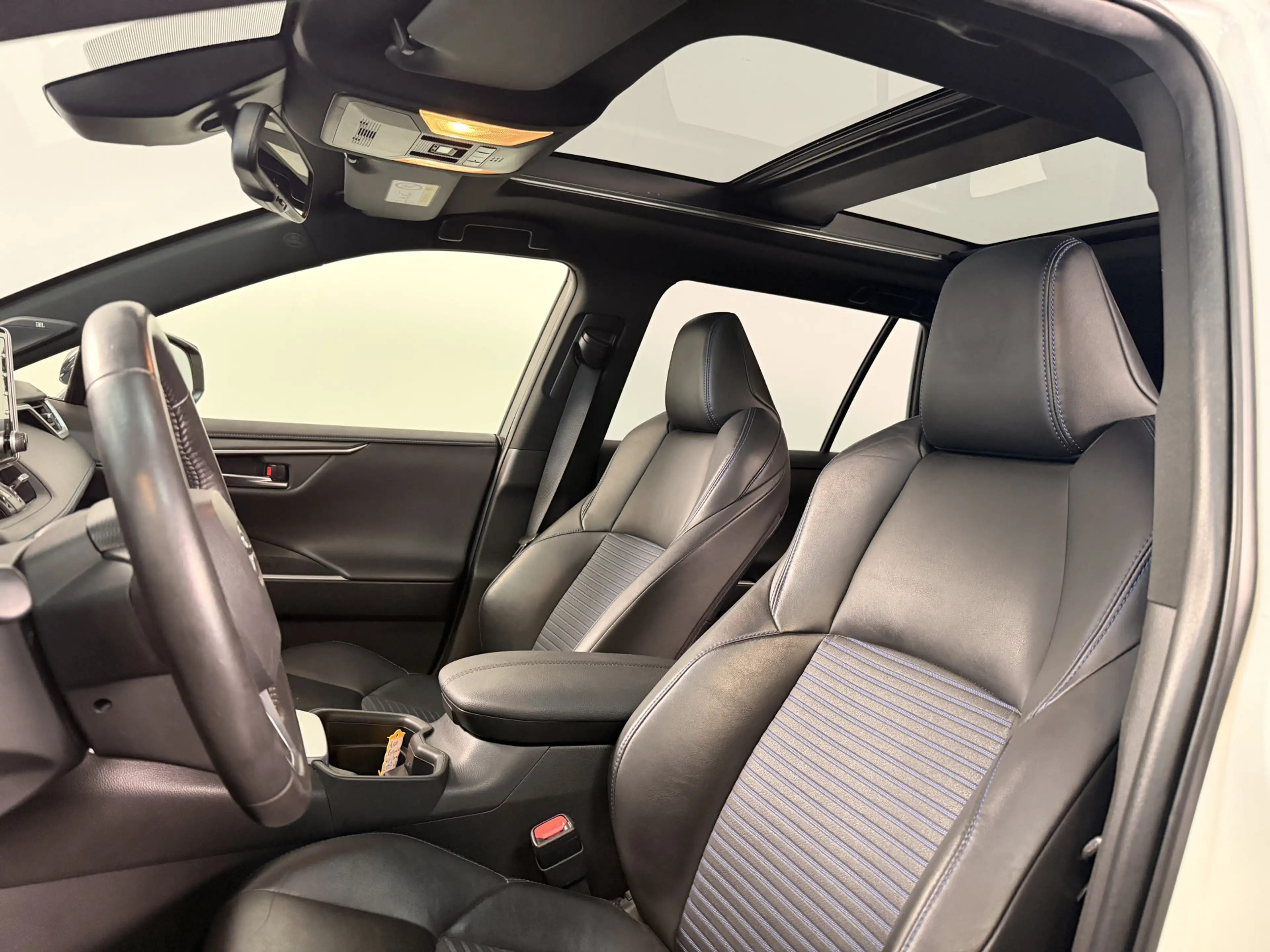 Toyota RAV 4 2.5 Hybrid Bi-Tone | Schuif - / kanteldak | Trekha — photo 8
