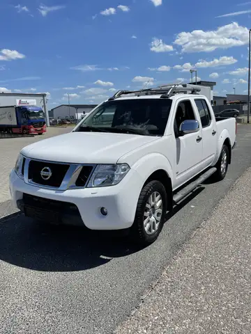 Nissan Navara 4x4 Allrad Automatik Leder AHK Kamera Klima 3.0 V6