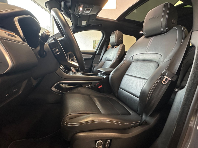 Jaguar F-Pace F-PACE R-Dynamic  AWD, LEDER, PANORAMA — photo 11