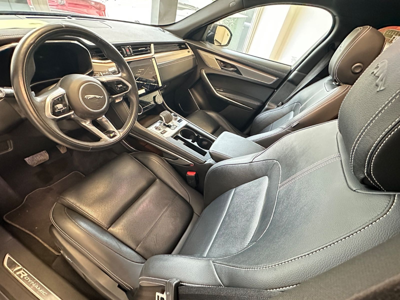 Jaguar F-Pace F-PACE R-Dynamic  AWD, LEDER, PANORAMA — photo 12