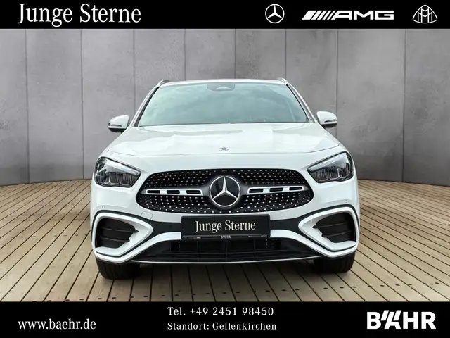 Mercedes-Benz GLA view 7