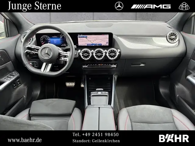 Mercedes-Benz GLA view 4