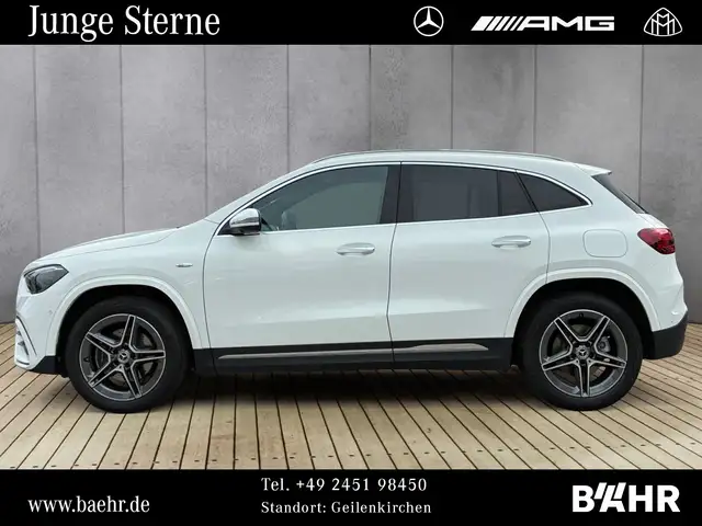 Mercedes-Benz GLA view 2