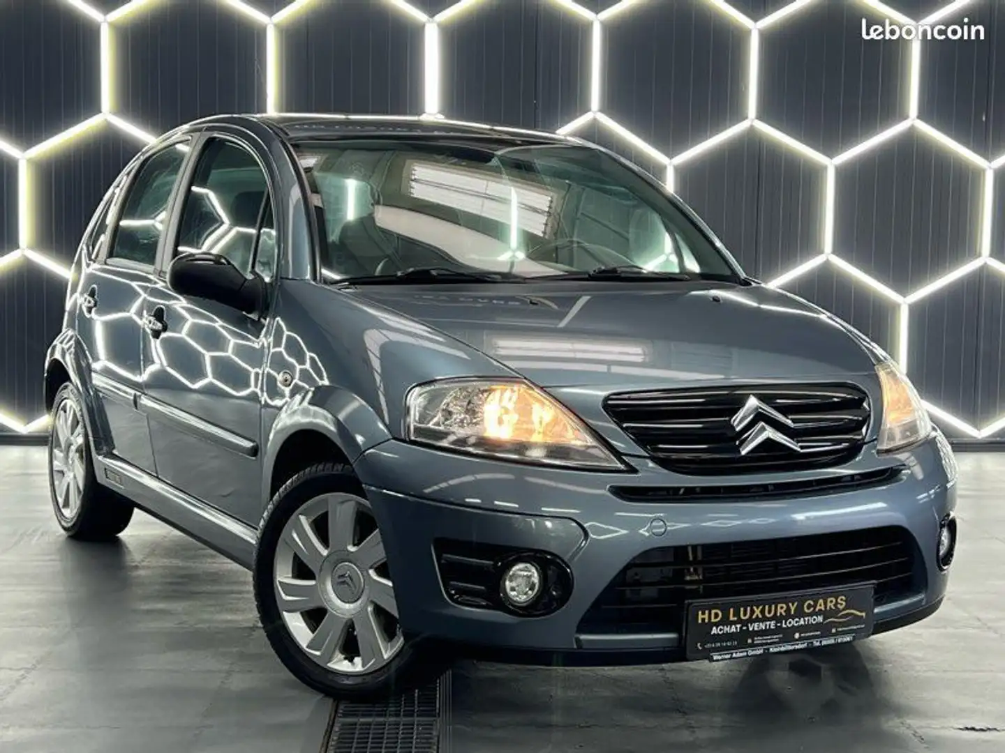 Citroen C3 CITROËN 1.4i essence 90ch finition VTR Gris - 1