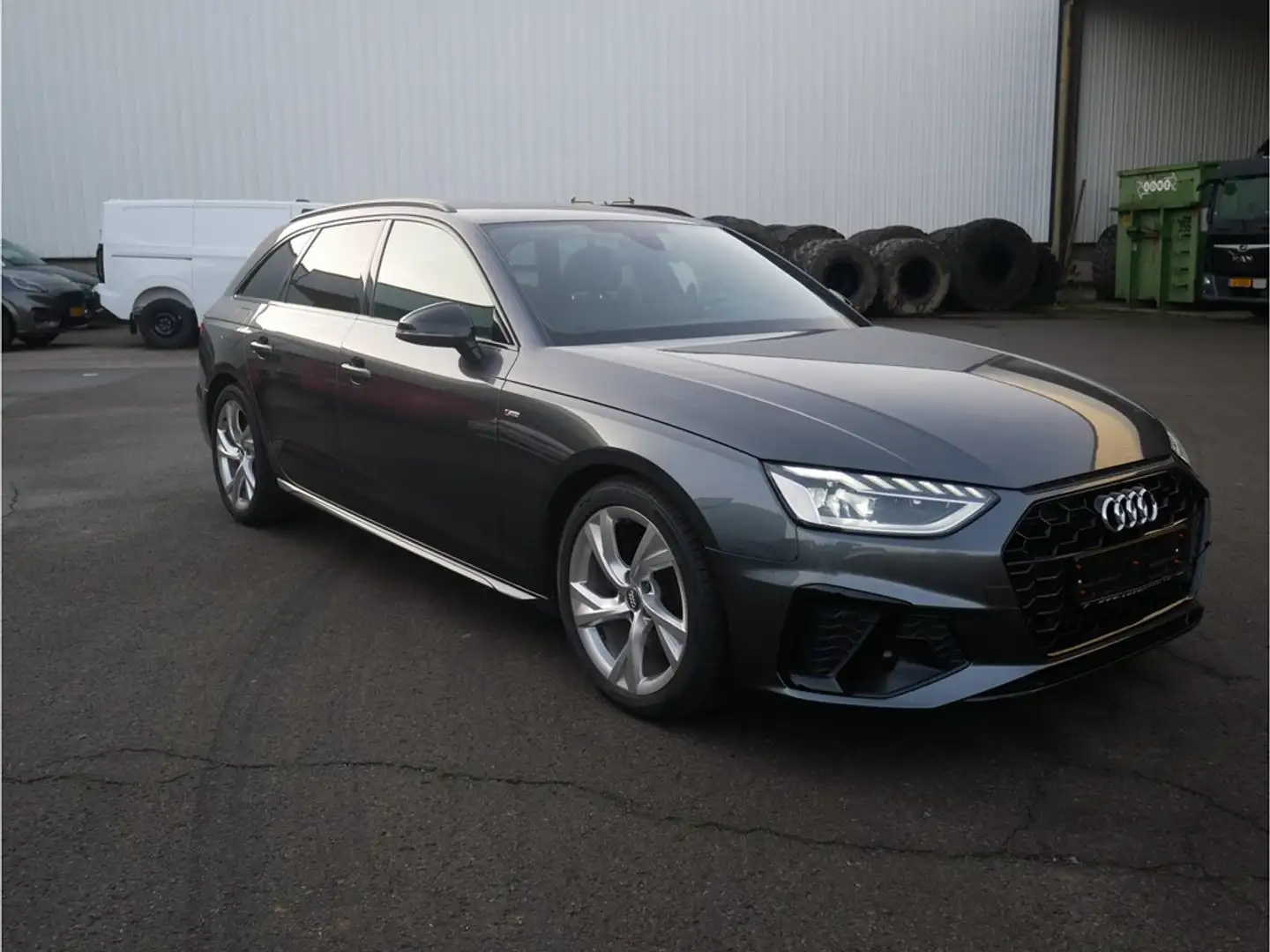 Audi A4 35 TFSI S-Line S-Tronic Gris - 2