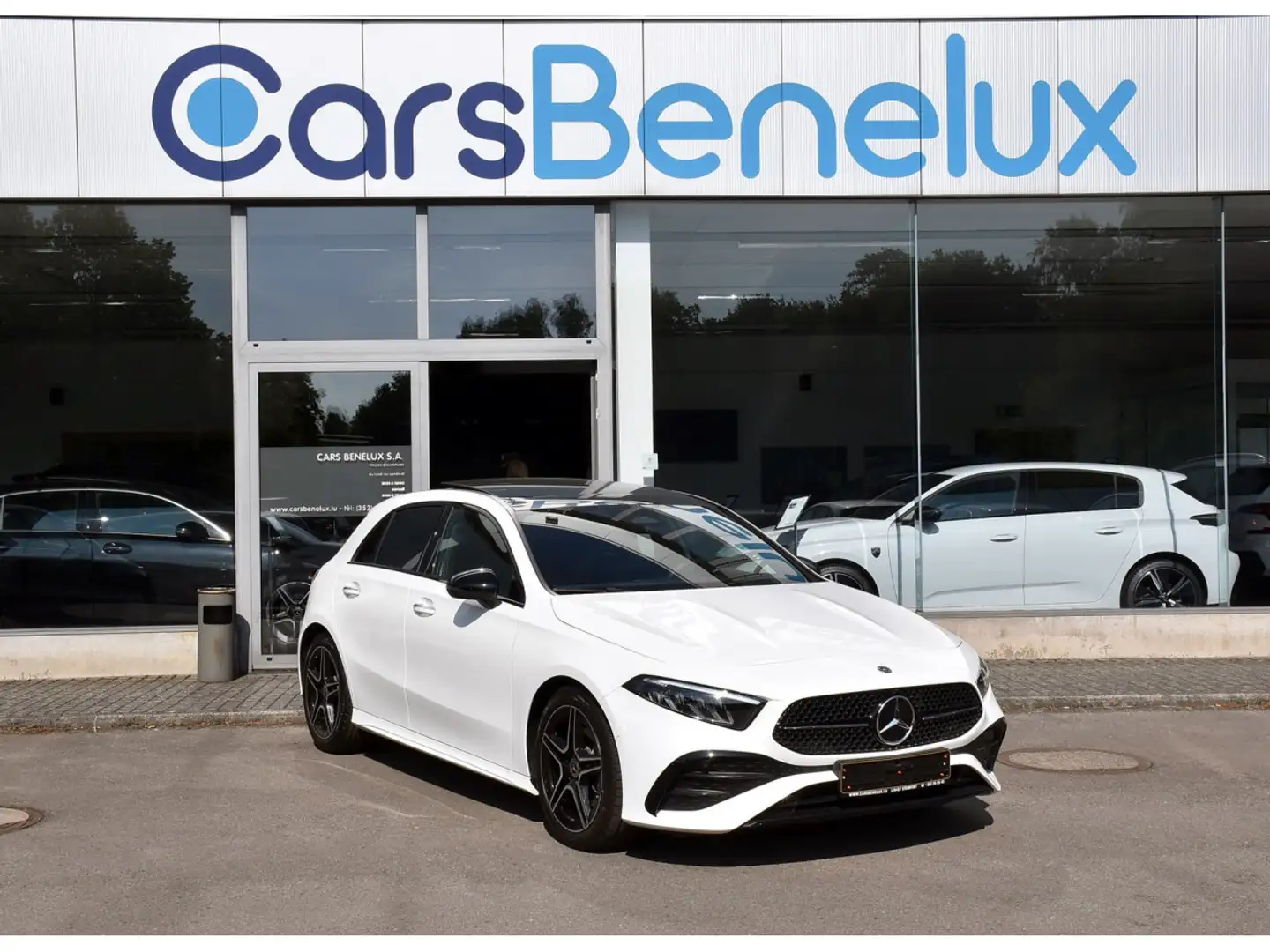 Mercedes-Benz A 200 AMG Line 7G-DCT TO ACC CAM KEYLESS SIDE LANE NIGHT Blanc - 1