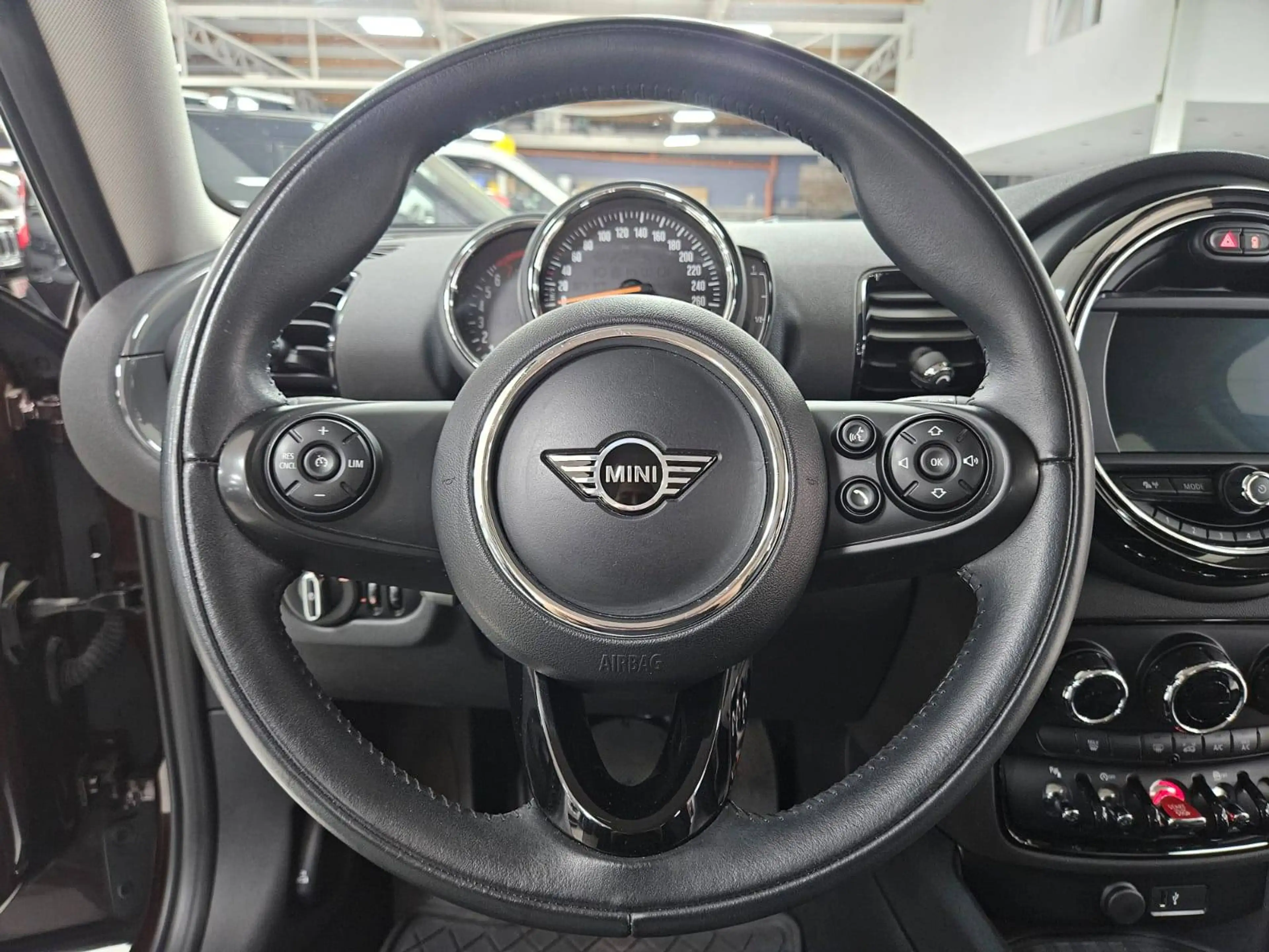 MINI Cooper Clubman 1.5 Auto Gps Bluetooth Carplay Front Assist Cruise Clim Auto Bi-Zone Led Capteurs — photo 11