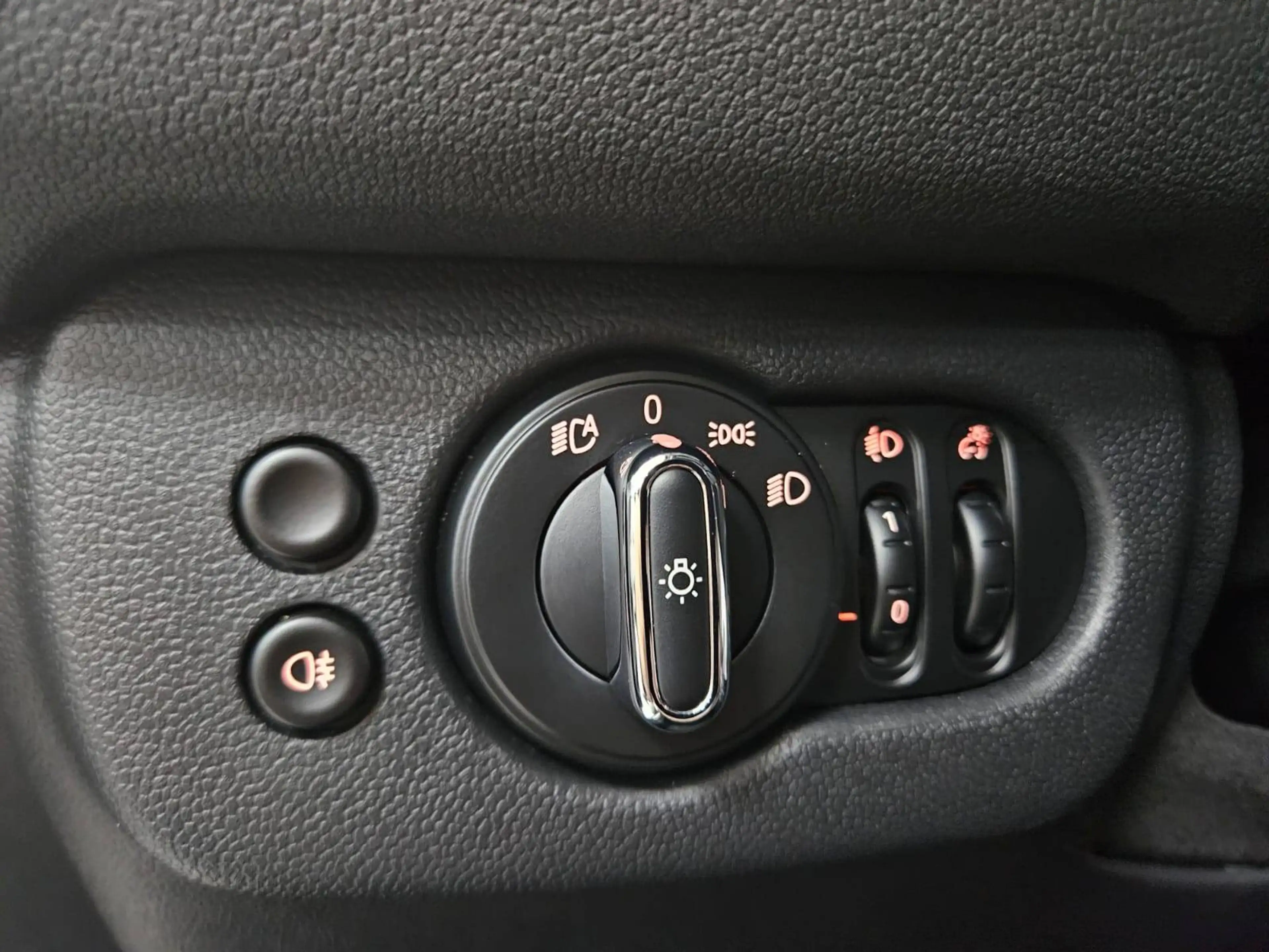 MINI Cooper Clubman 1.5 Auto Gps Bluetooth Carplay Front Assist Cruise Clim Auto Bi-Zone Led Capteurs — photo 15