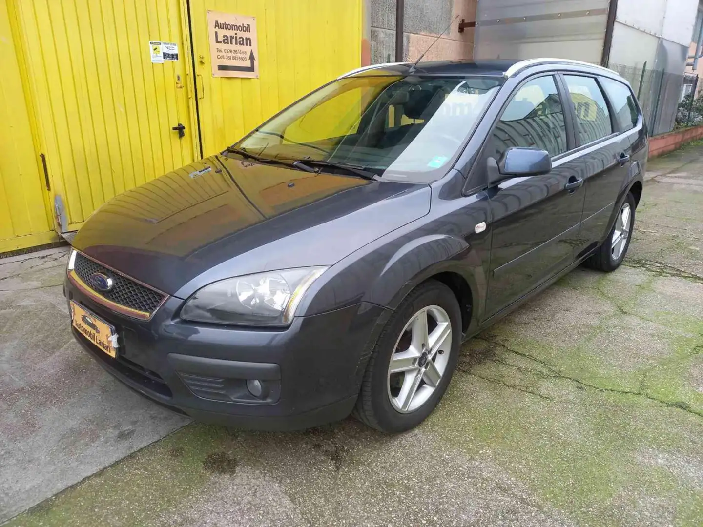 Ford Focus 1.6 TDCi (90CV) S.W.  NEOPATENTATI Grigio - 1