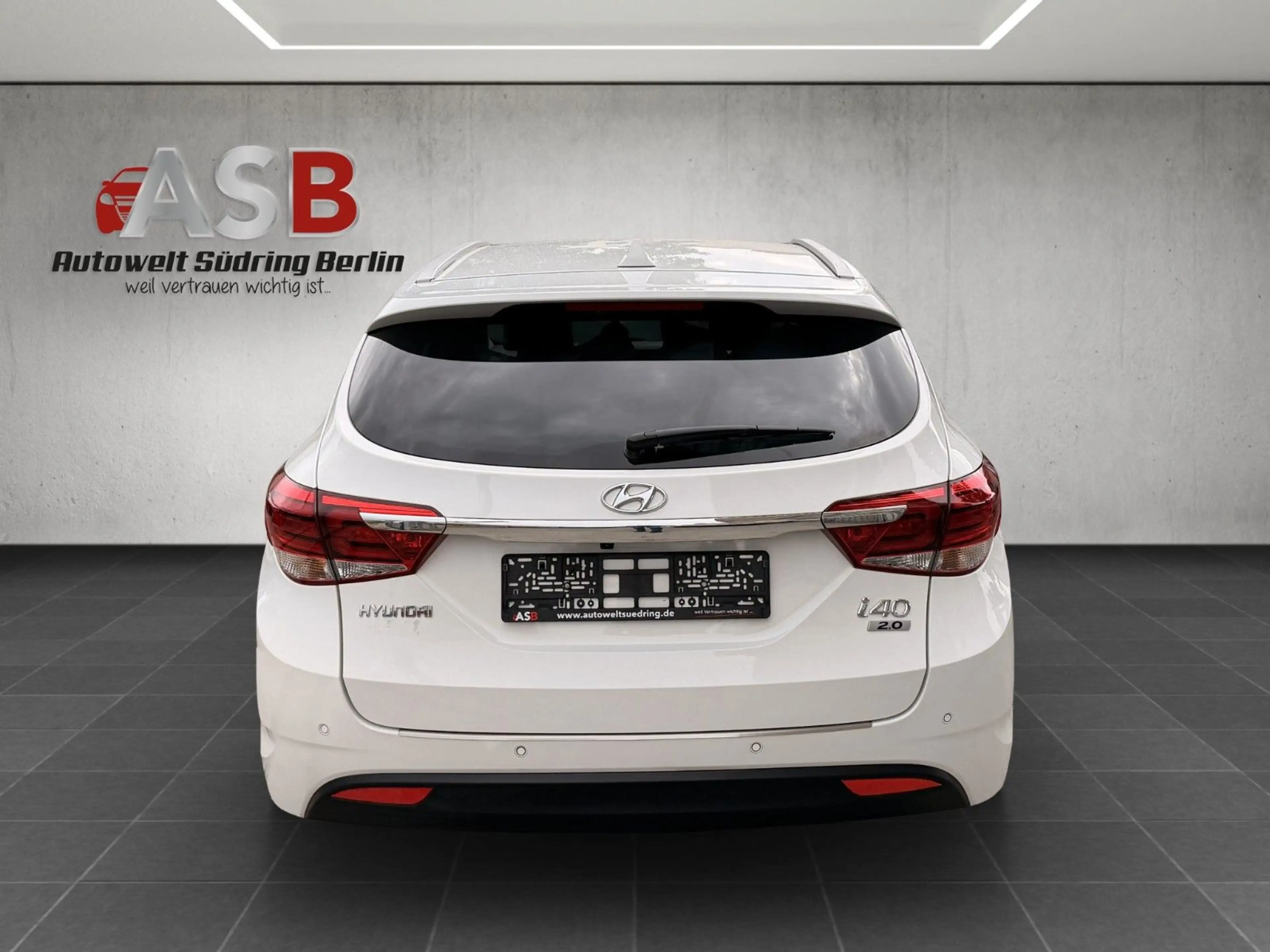 Hyundai i40 cw Premium LEDER*NAVI*PDC*18"*XENON*Kamera — photo 14