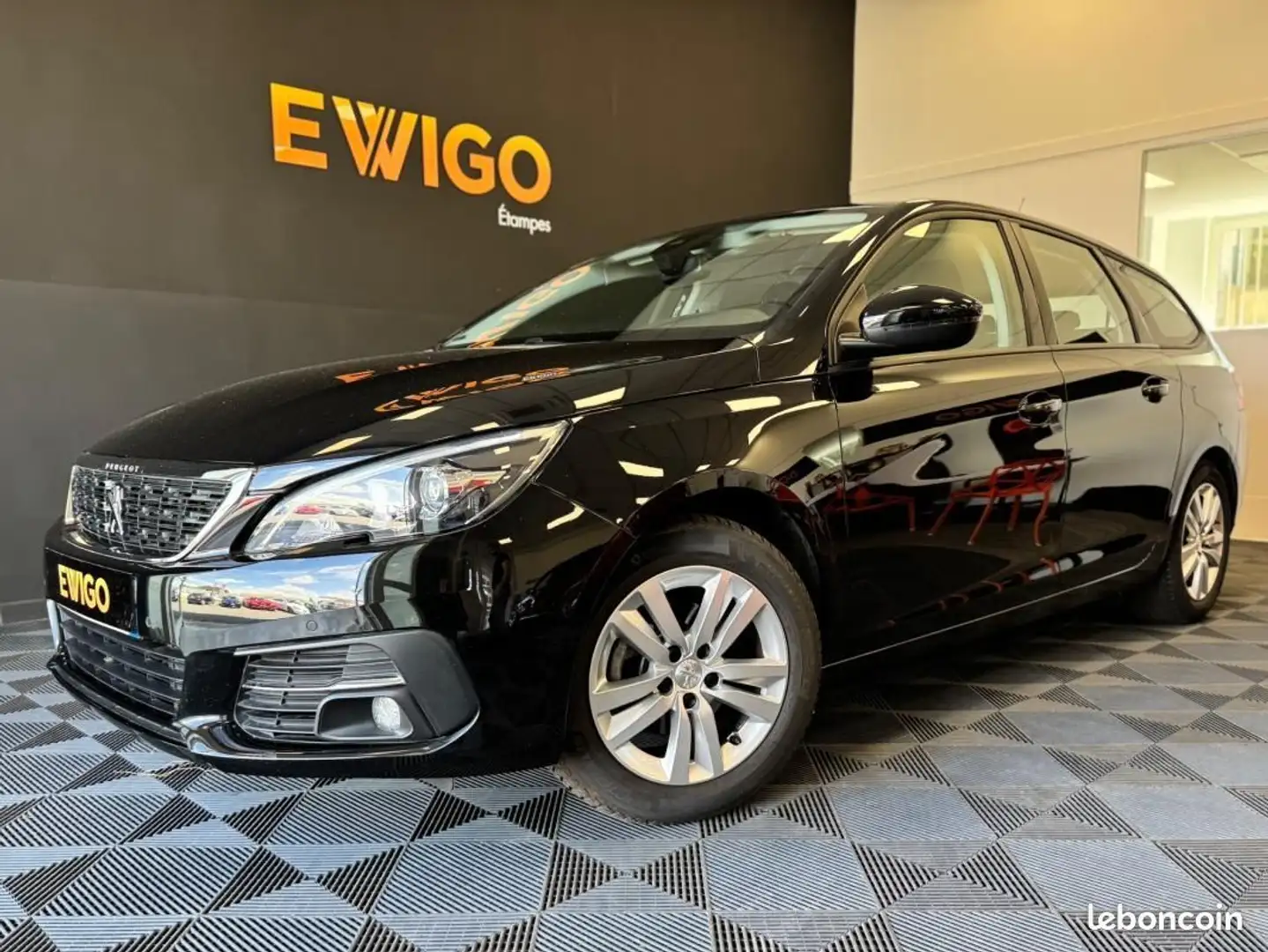 Peugeot 308 II 1.2L PURETECH 110ch ACTIVE BUISNESS START-STOP  Noir - 1
