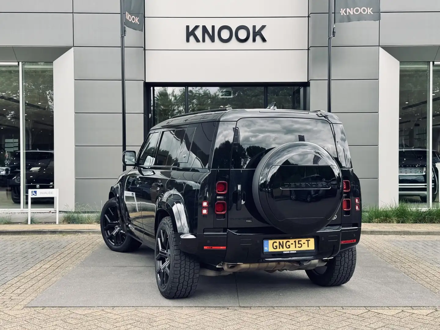 Land Rover Defender 110 P400e | Urban | Meridian | Stoelkoeling | Negro - 2