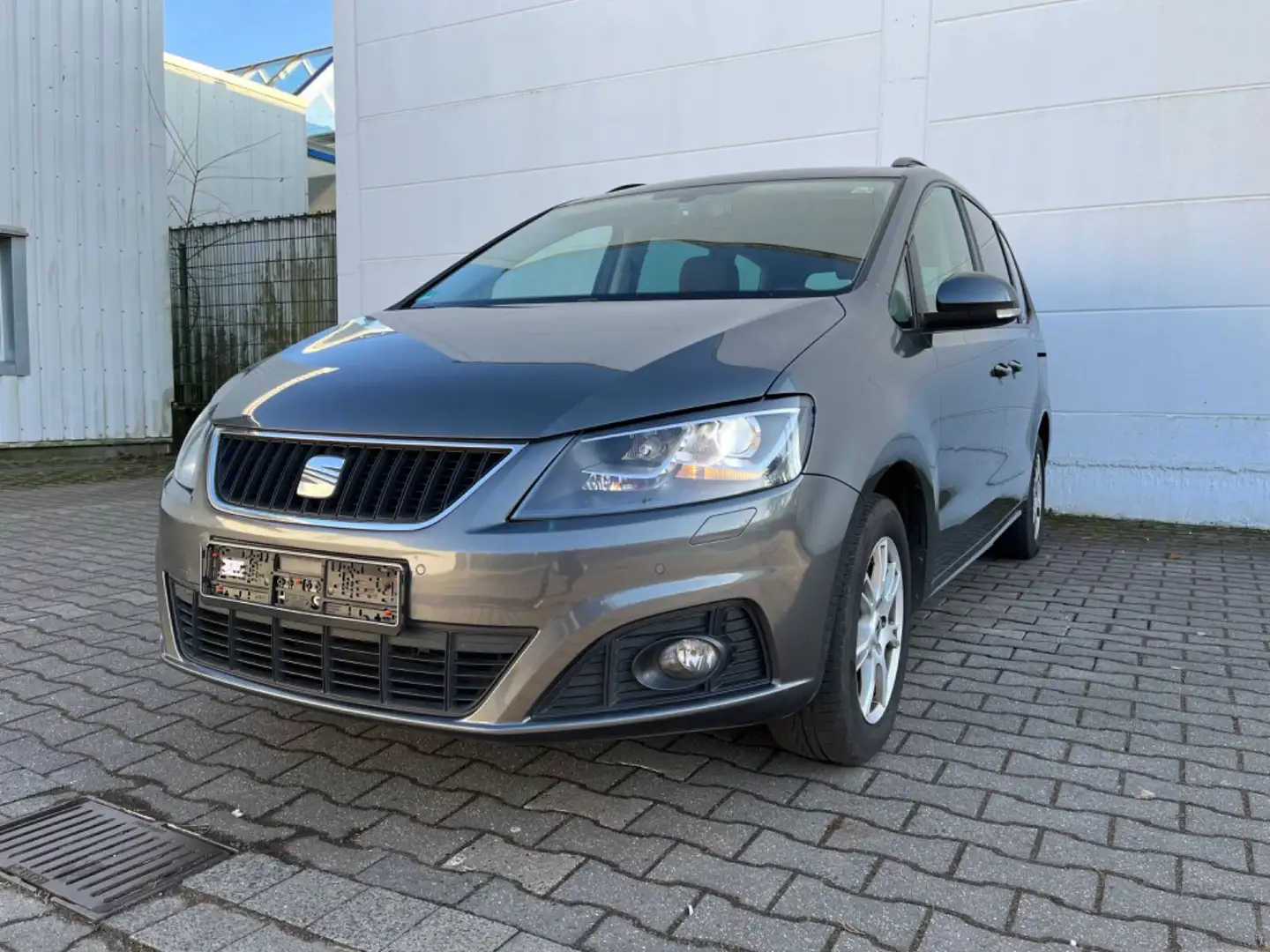 SEAT Alhambra Style/7 Sitze/Panoram/1 Hand/Scheckheft Gris - 1