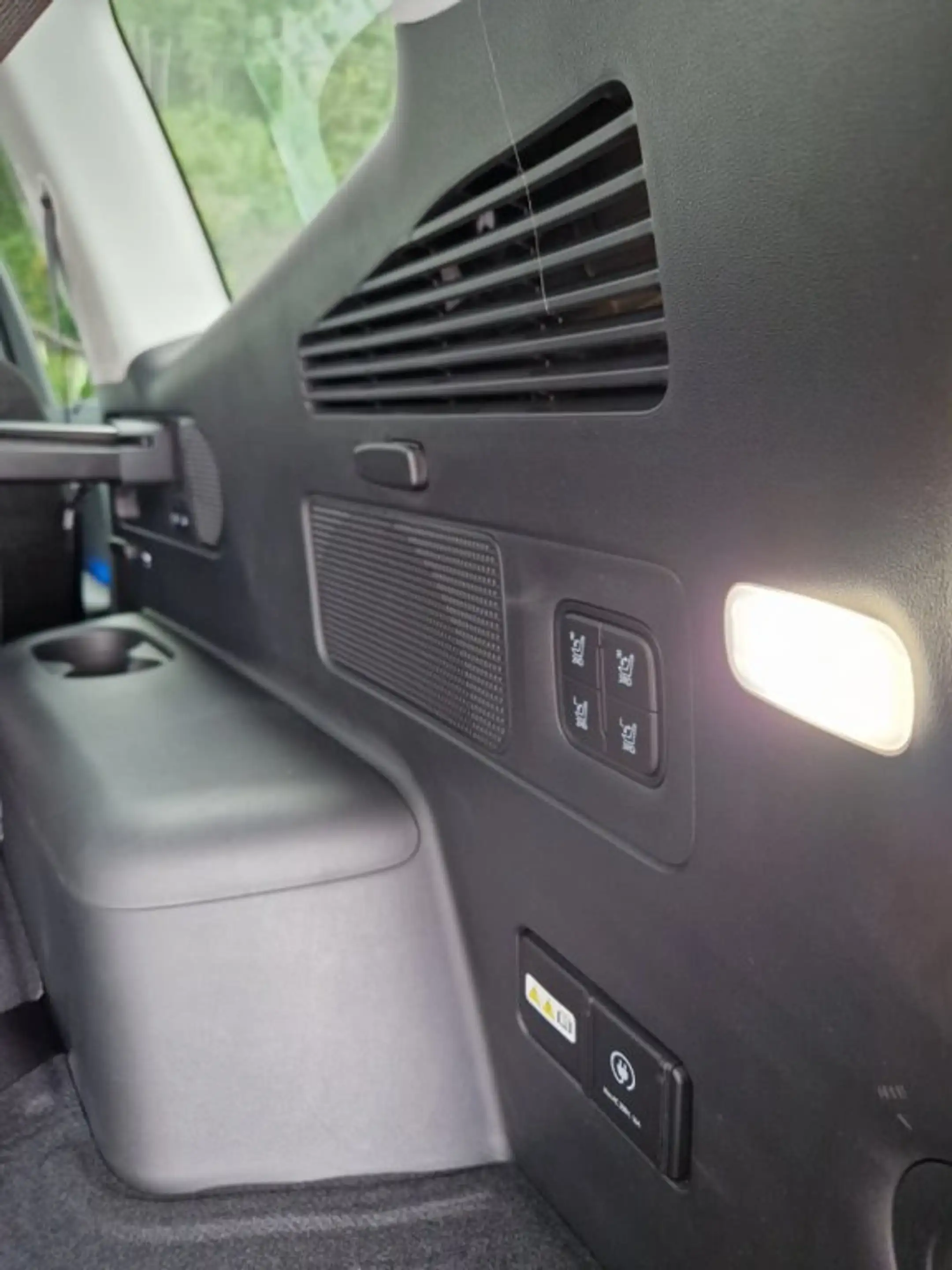 Hyundai IONIQ 9 Calligraphy *110 kWh 4WD *7-Sitzer — photo 12