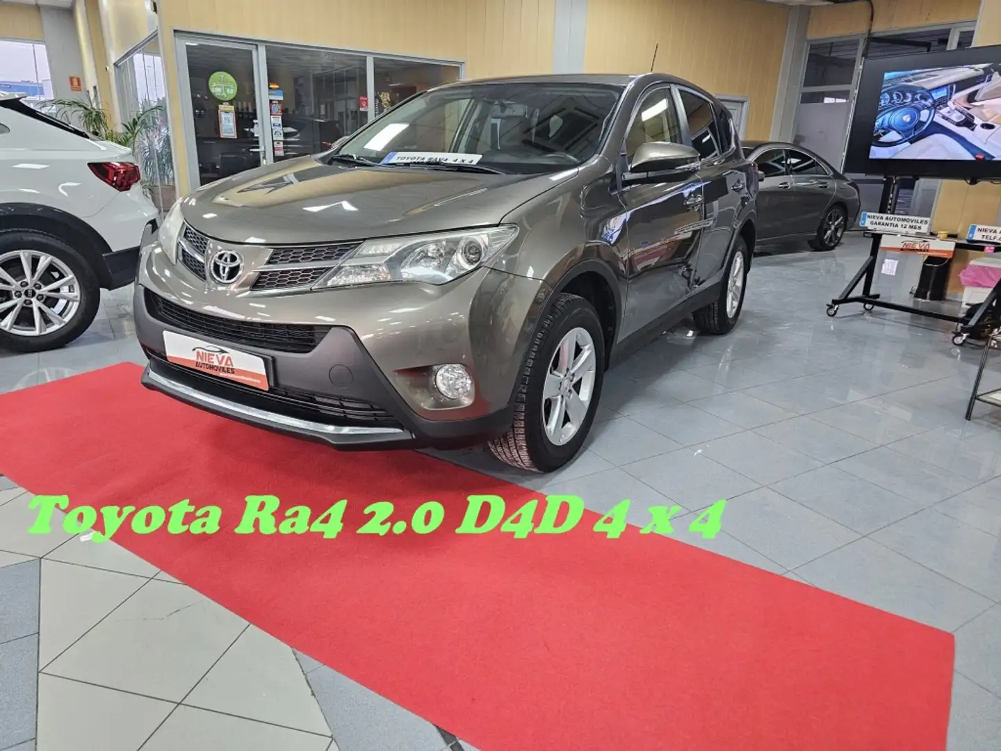 Toyota RAV 4 120D Active AWD Brun - 1