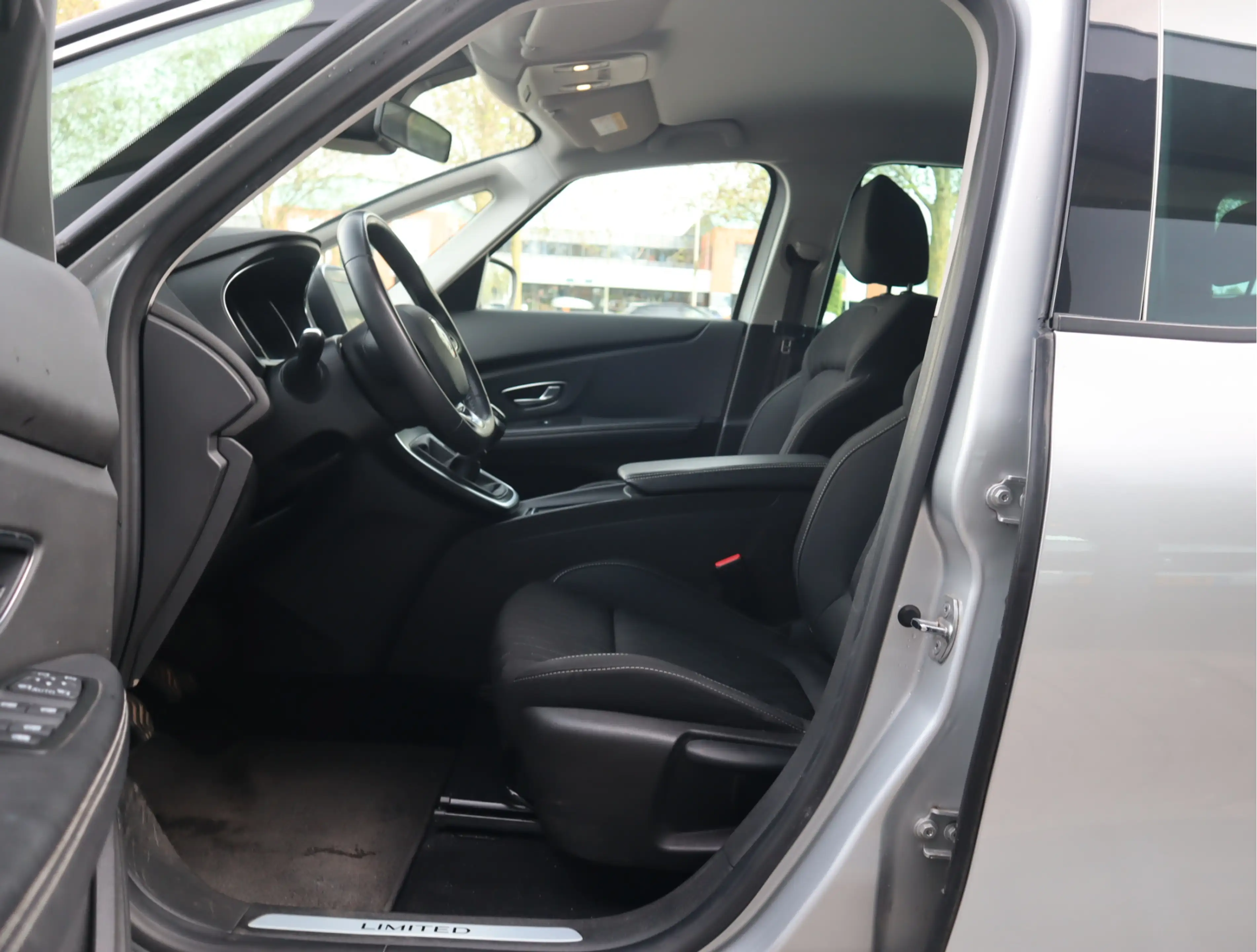 Renault Grand Scenic 1.3 TCe Intens 7p. Navi / Camera / Pdc / Elekramen — photo 17