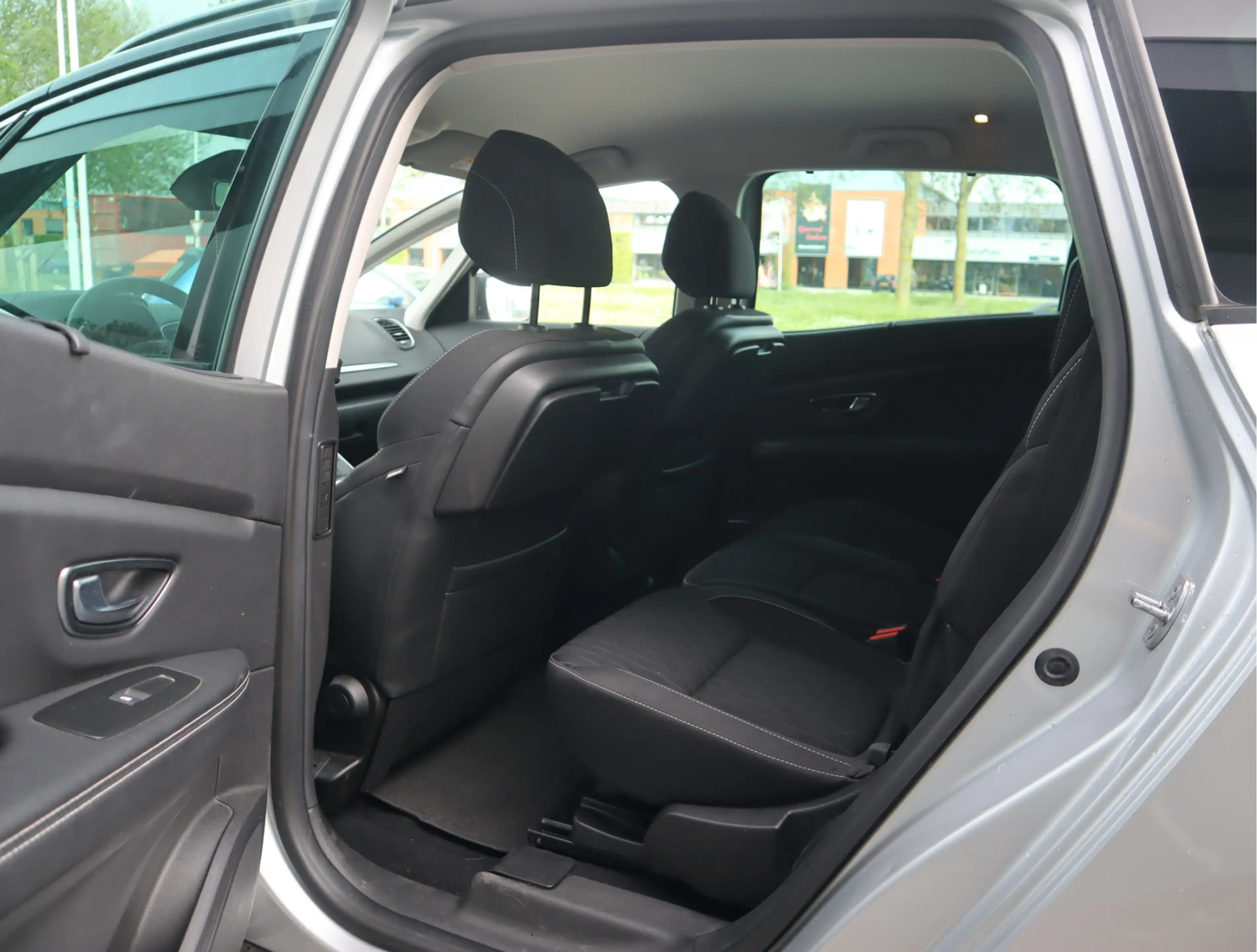 Renault Grand Scenic 1.3 TCe Intens 7p. Navi / Camera / Pdc / Elekramen — photo 19