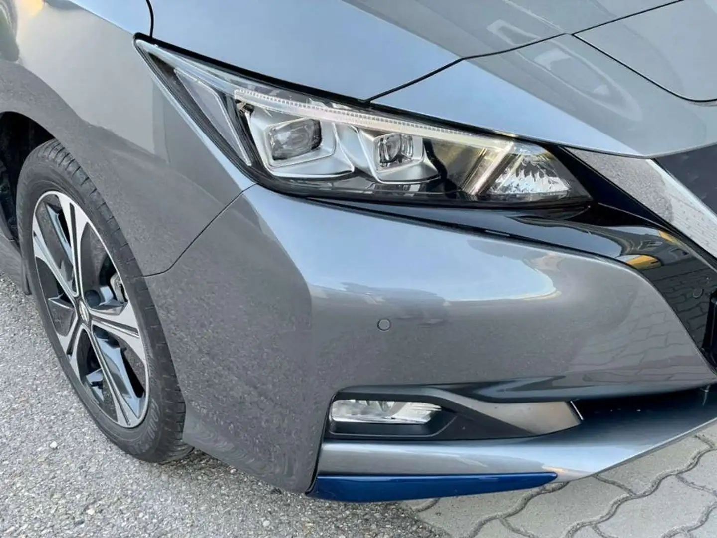Nissan Leaf Leaf Tekna 40kWh Tekna Grau - 1