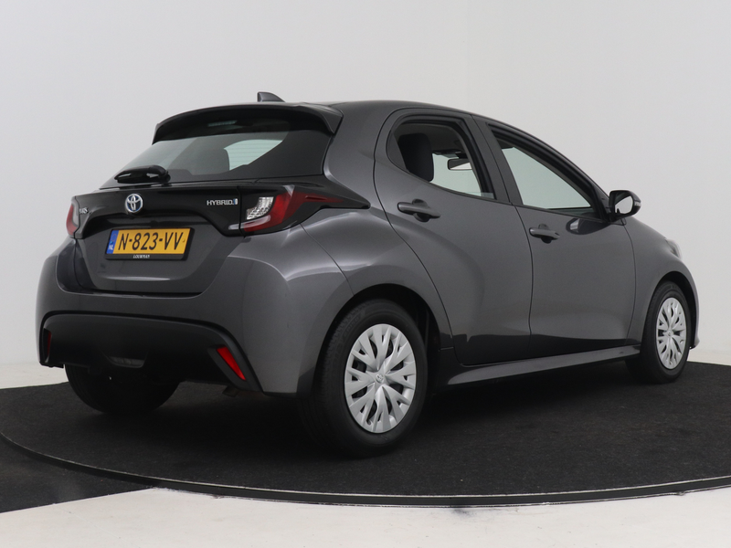 Toyota Yaris 1.5 Hybrid Active — photo 2