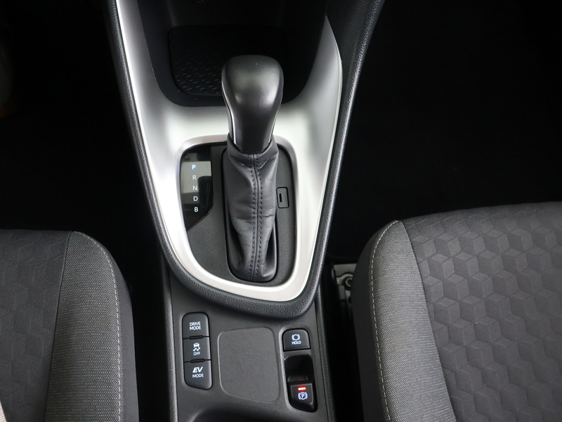 Toyota Yaris 1.5 Hybrid Active — photo 12