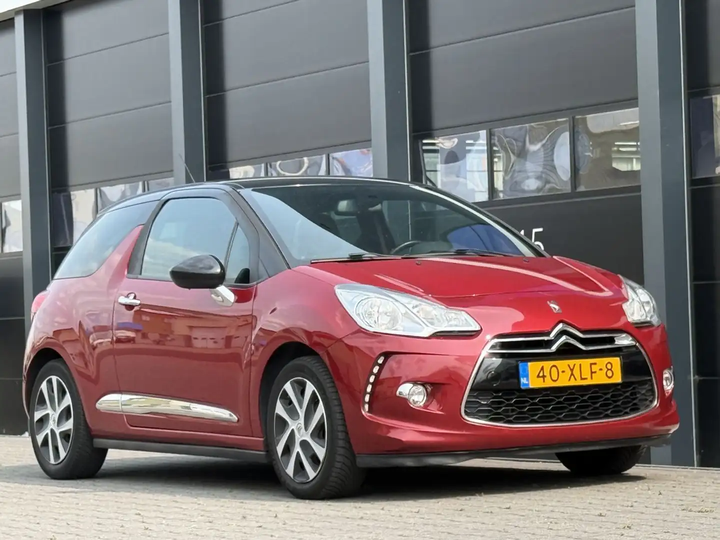 Citroen DS3 1.6 e-HDi So Chic Navi Clima PDC Rood - 2