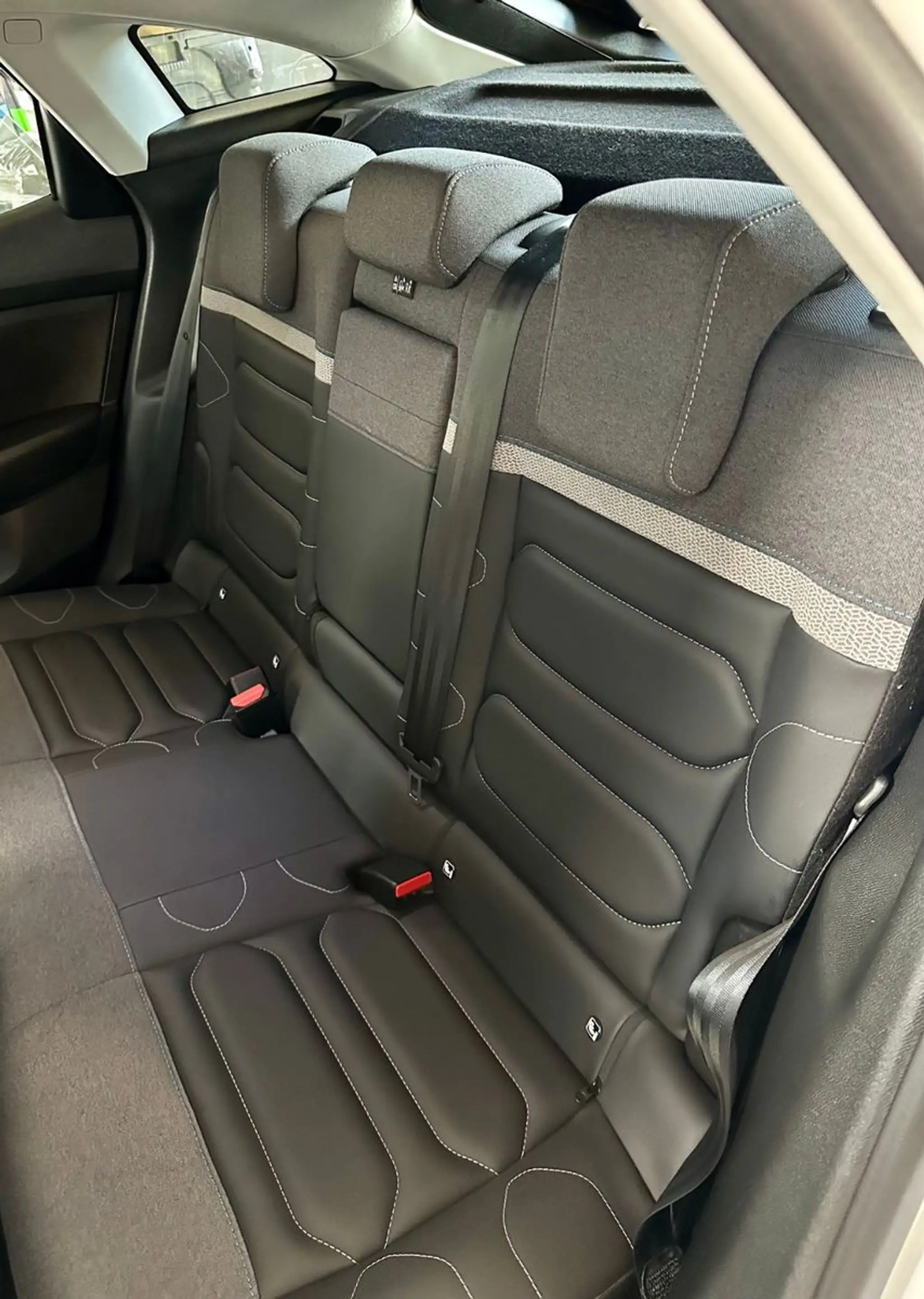Citroen C4 Lim. Max — photo 15