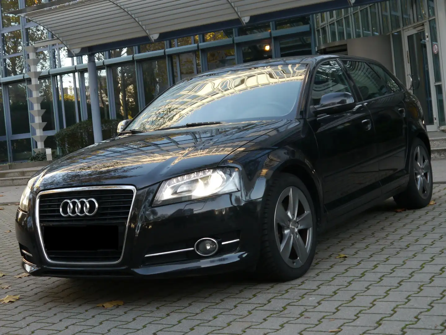 Audi A3 A3 2.0 TDI Sportback DPF Sportpaket Schwarz - 1
