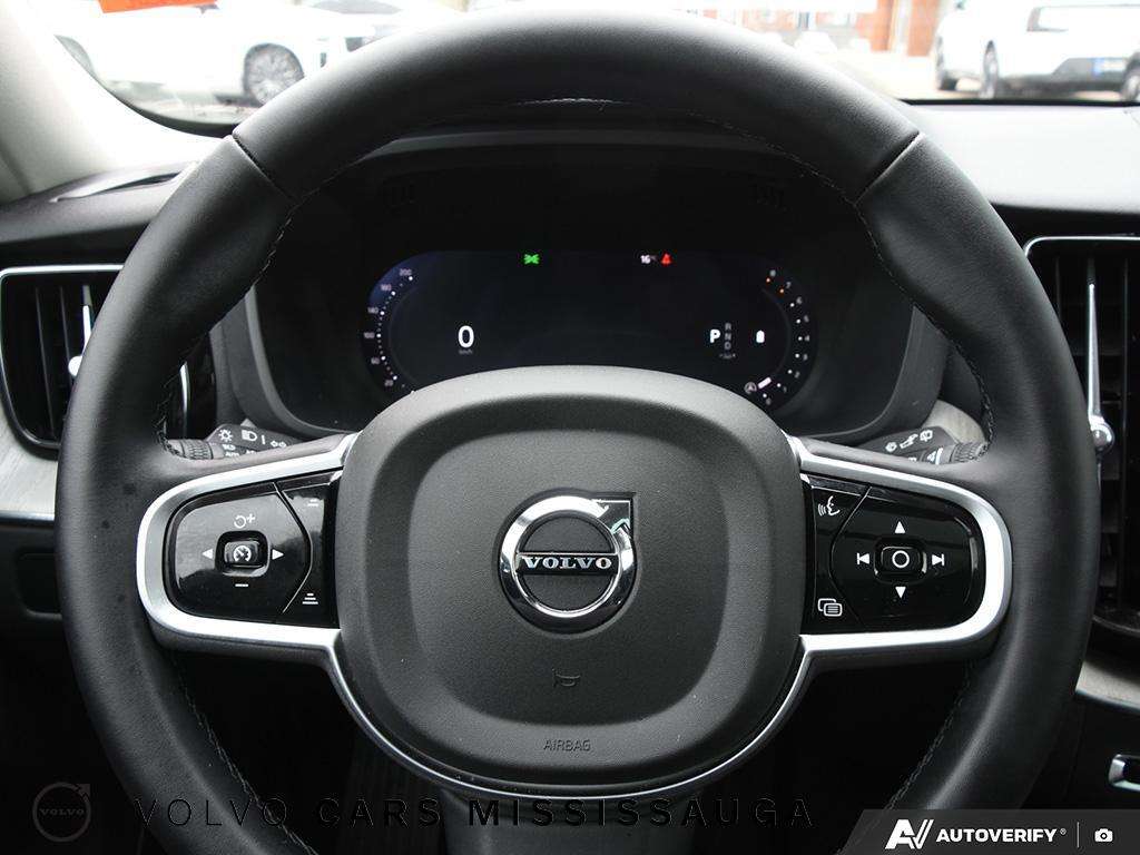 2025 Volvo XC60 B5 Plus Ex-Rental Special thumb 14