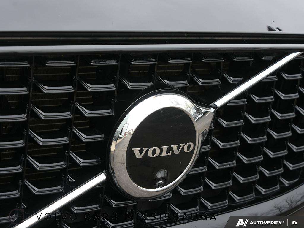 2025 Volvo XC60 B5 Plus Ex-Rental Special thumb 9