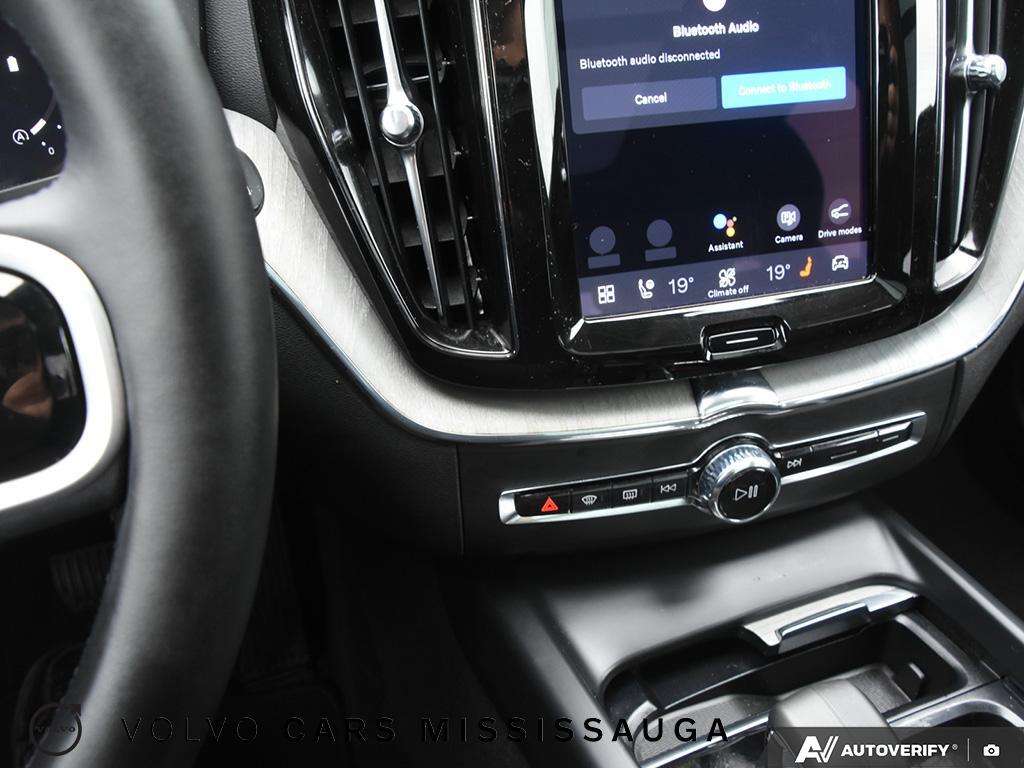 2025 Volvo XC60 B5 Plus Ex-Rental Special thumb 22