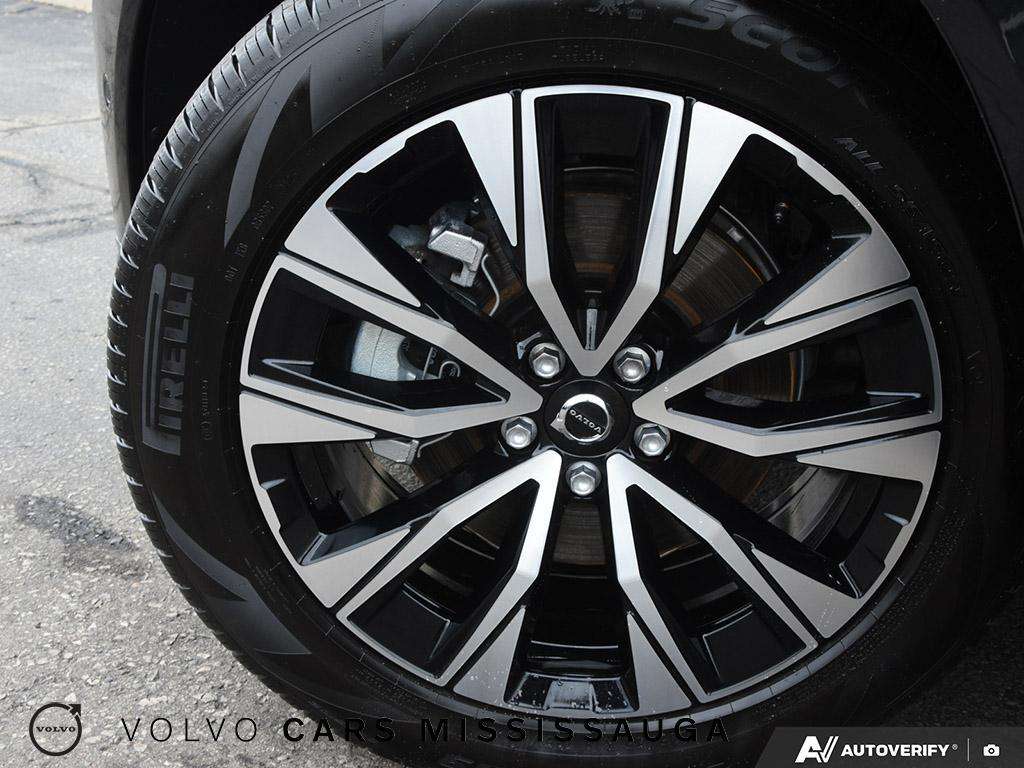 2025 Volvo XC60 B5 Plus Ex-Rental Special thumb 6